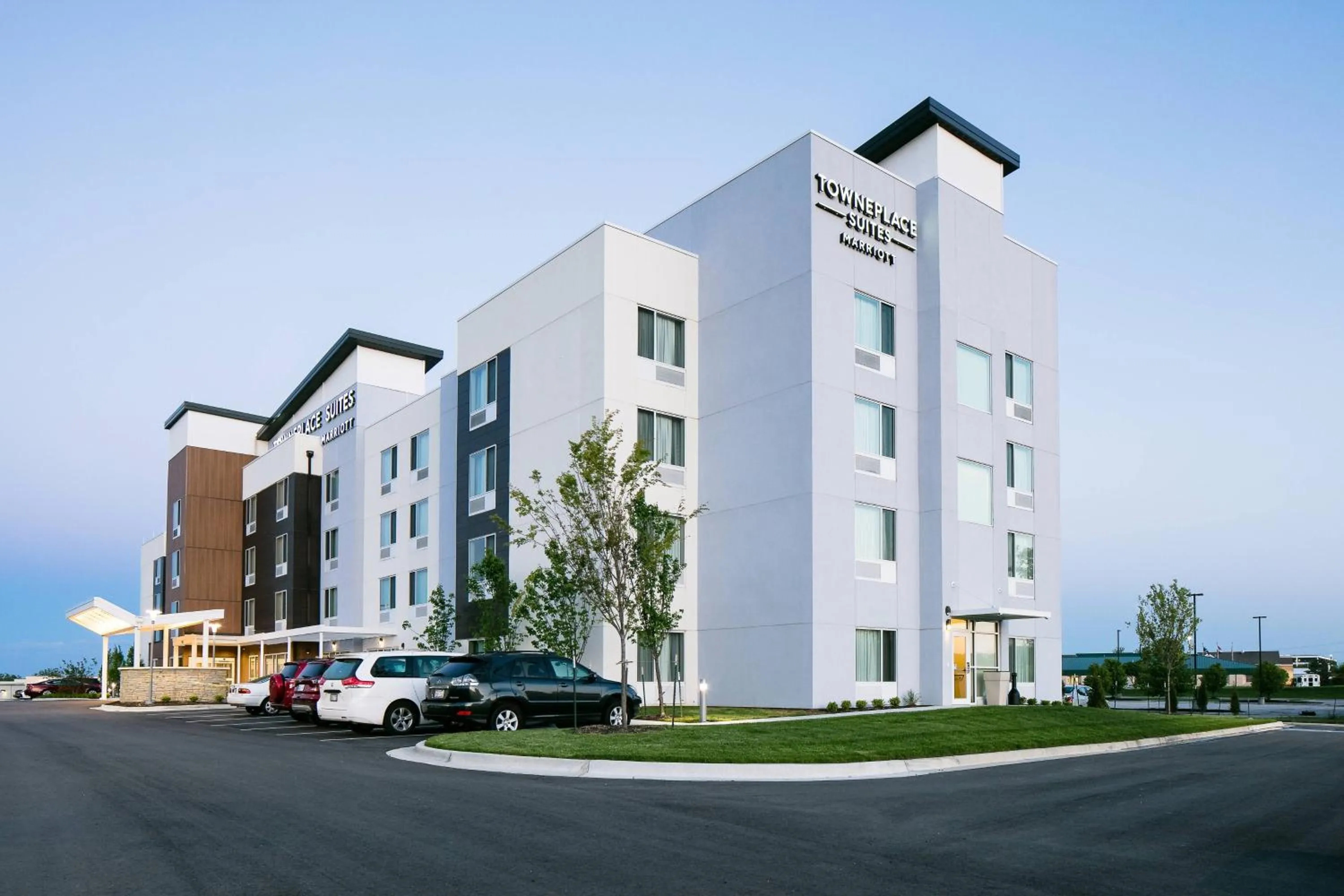Property building in TownePlace Suites by Marriott Kansas City Airport