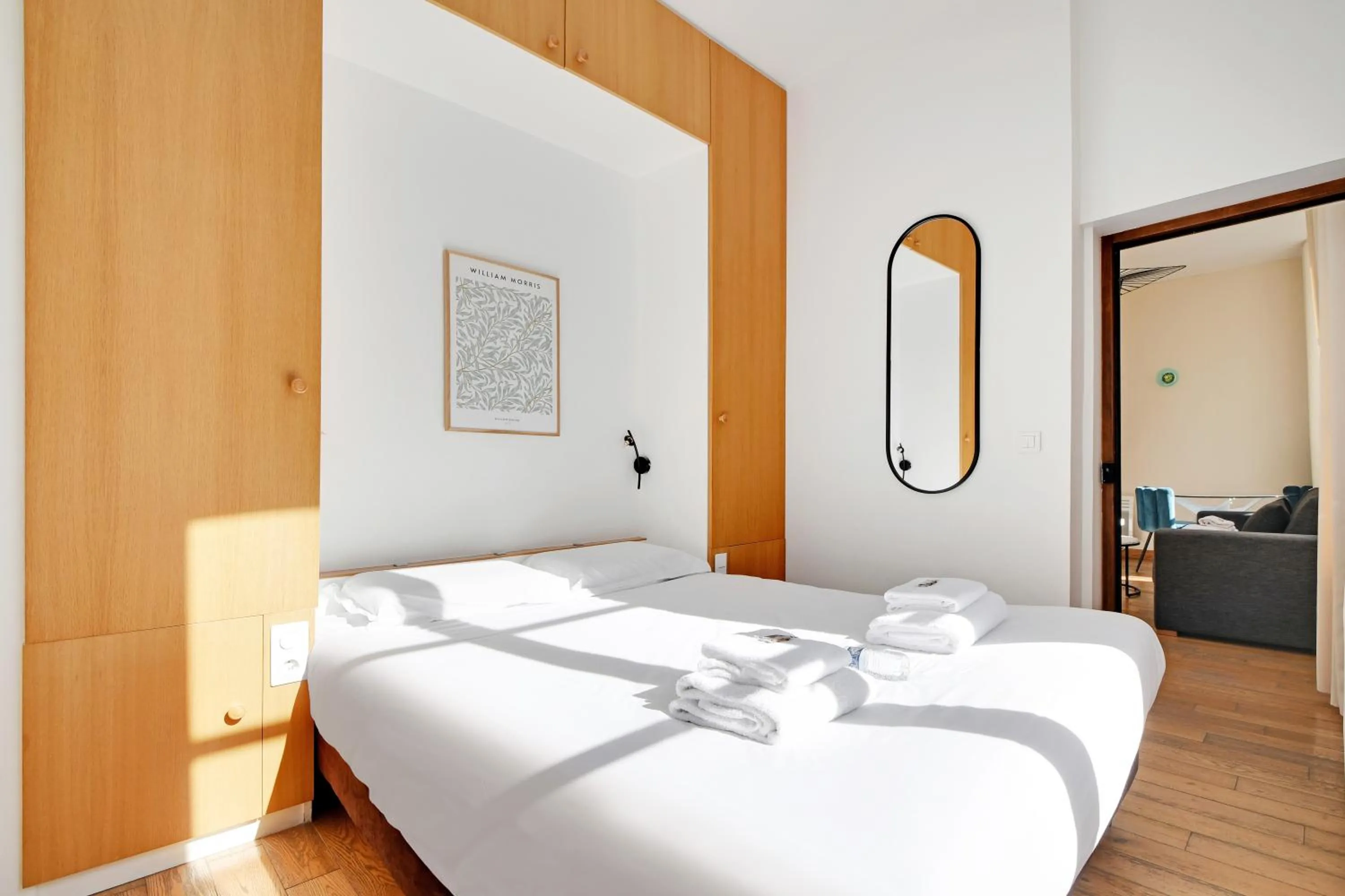 Bedroom, Bed in Residence central marais