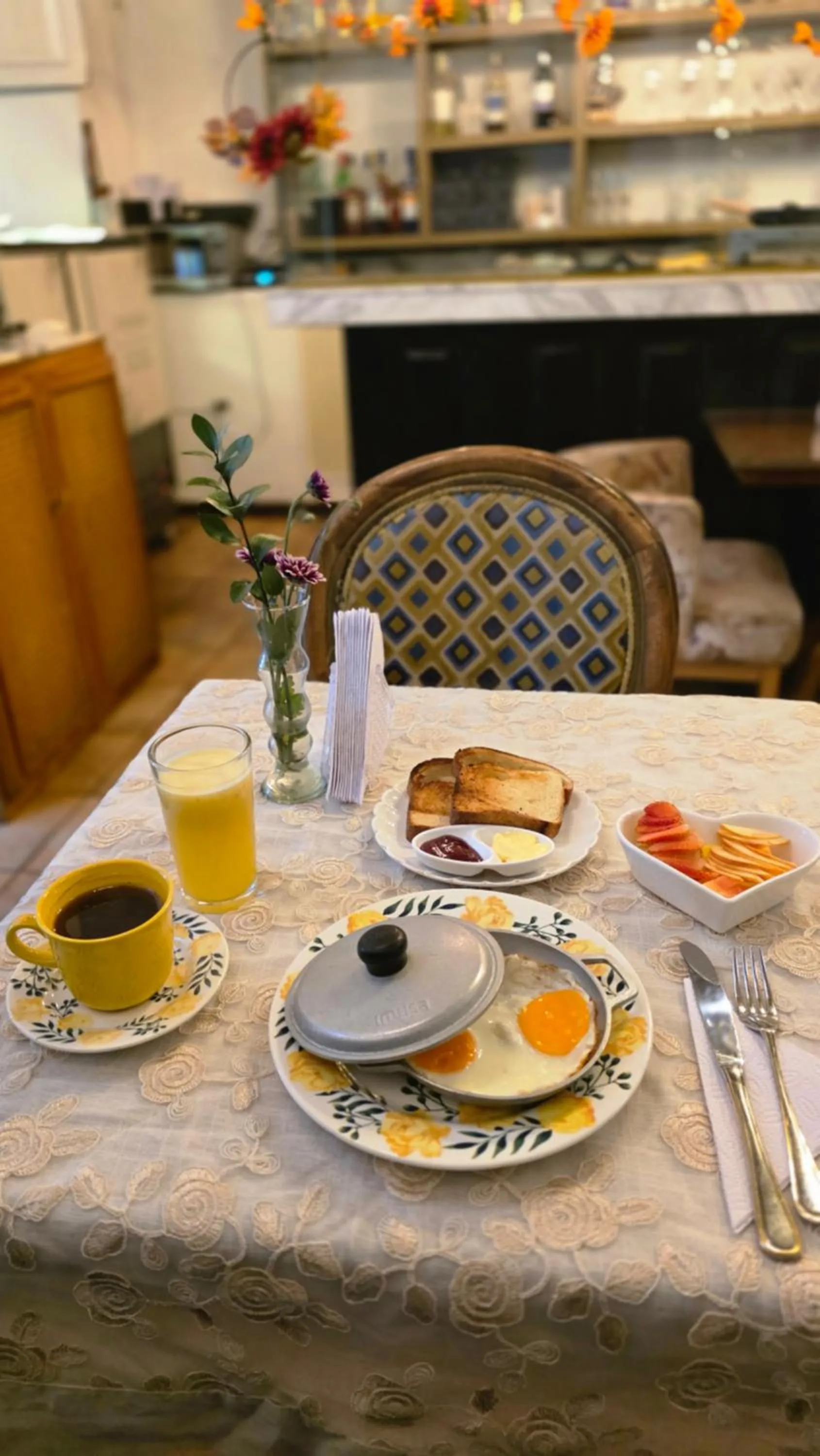 American breakfast in Hotel Casa la Tablada