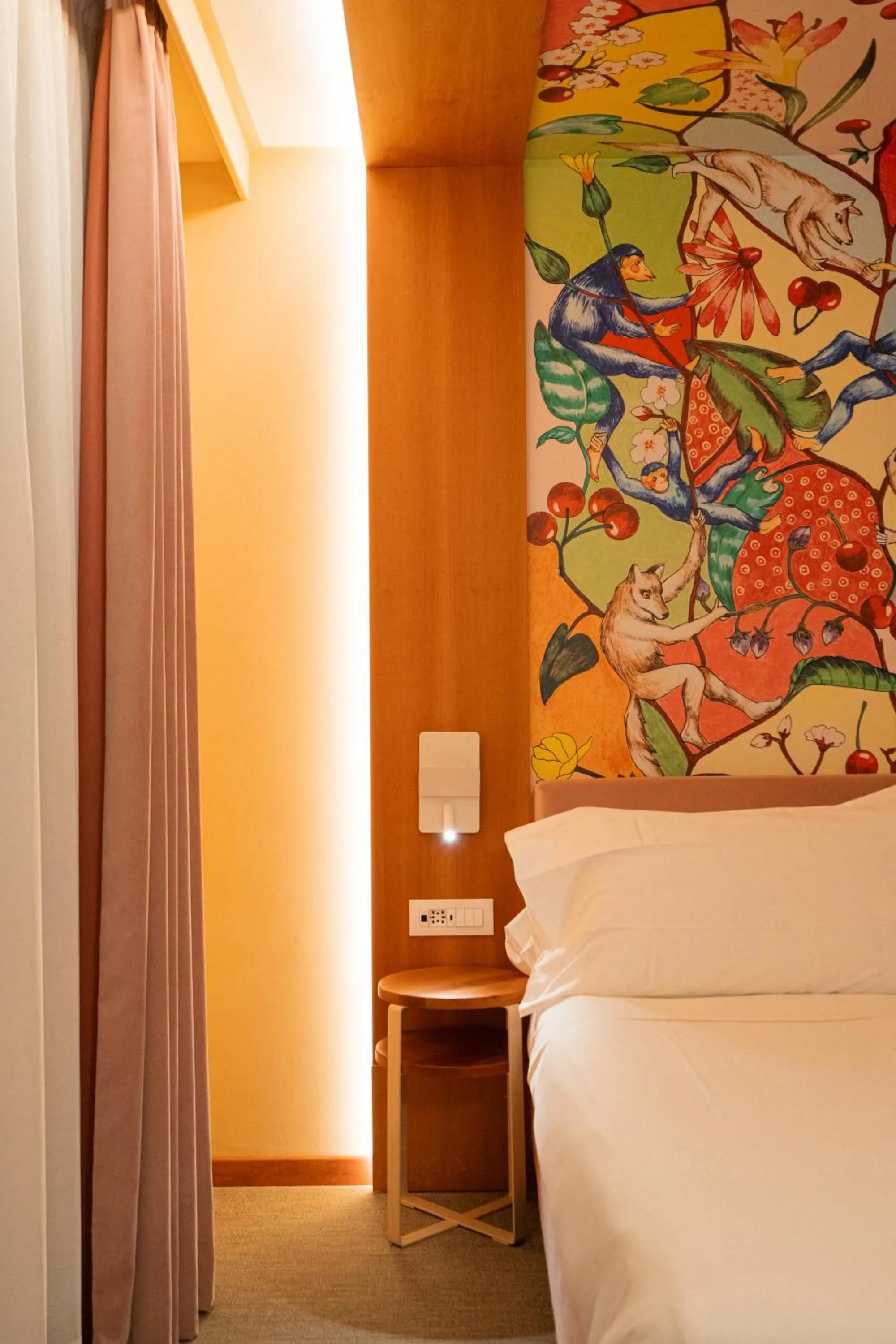 Bedroom, Bed in OMAMA Hotel