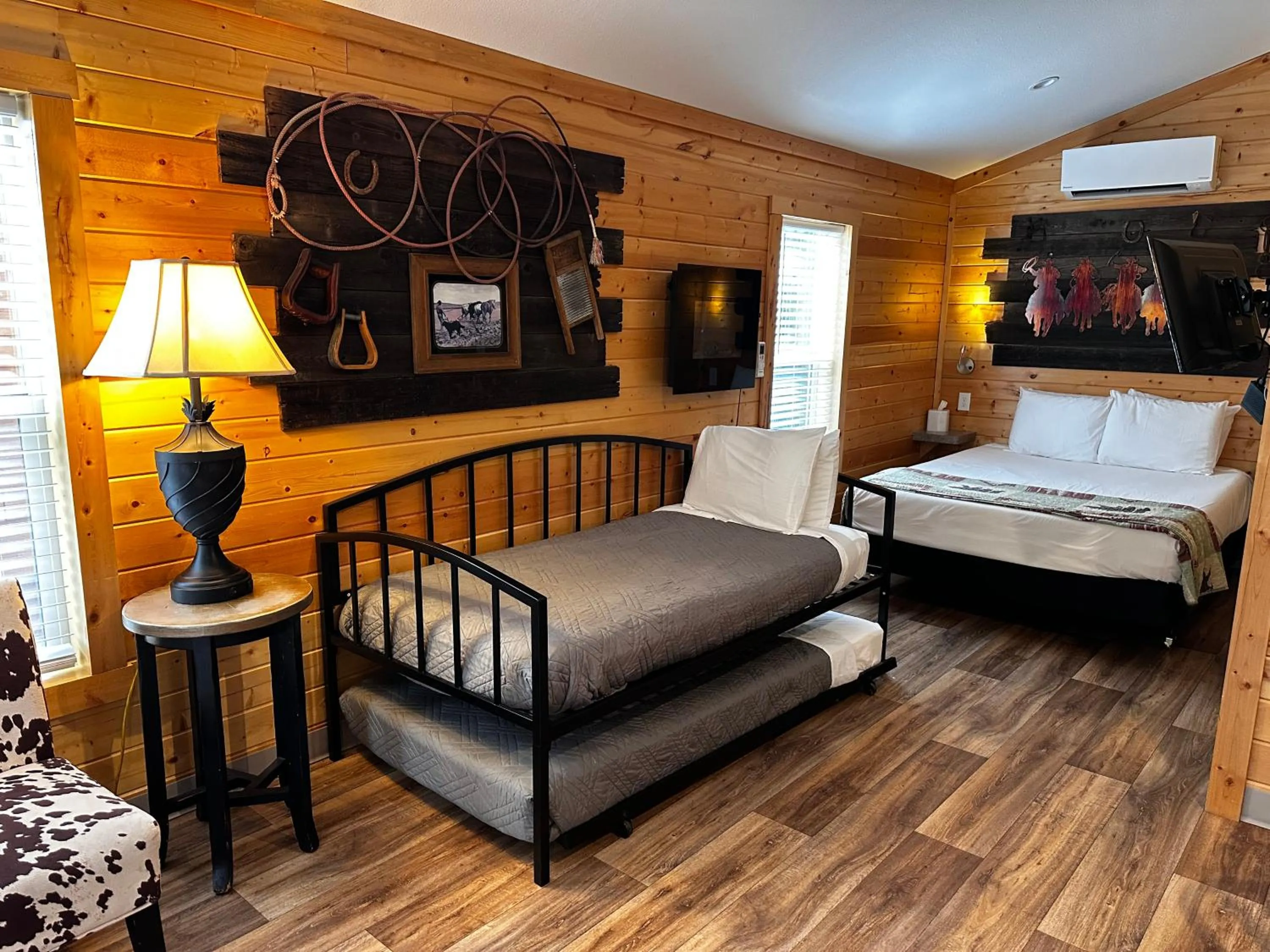 Bed in Packwood Lodge & Cabins