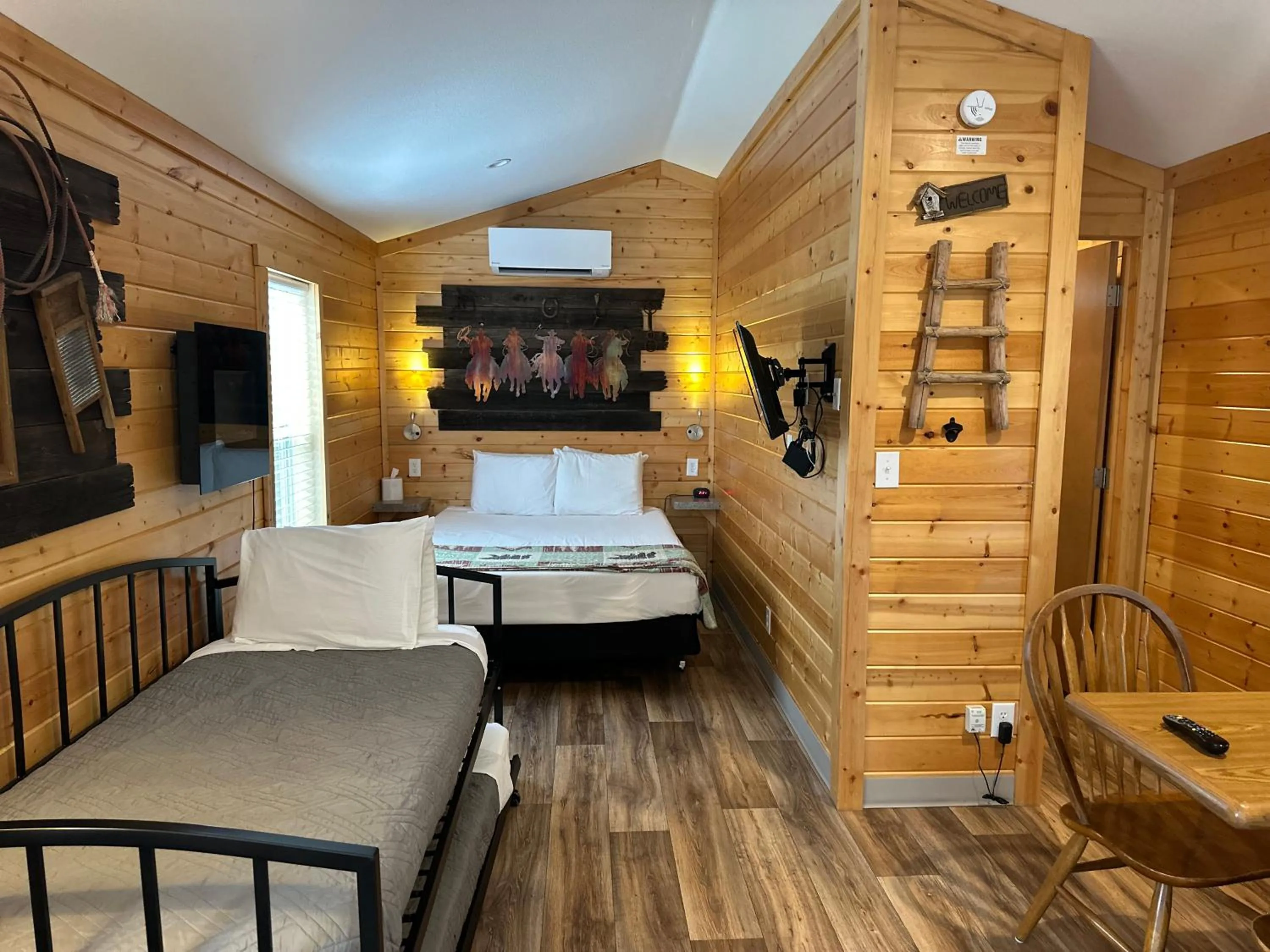 Bed in Packwood Lodge & Cabins