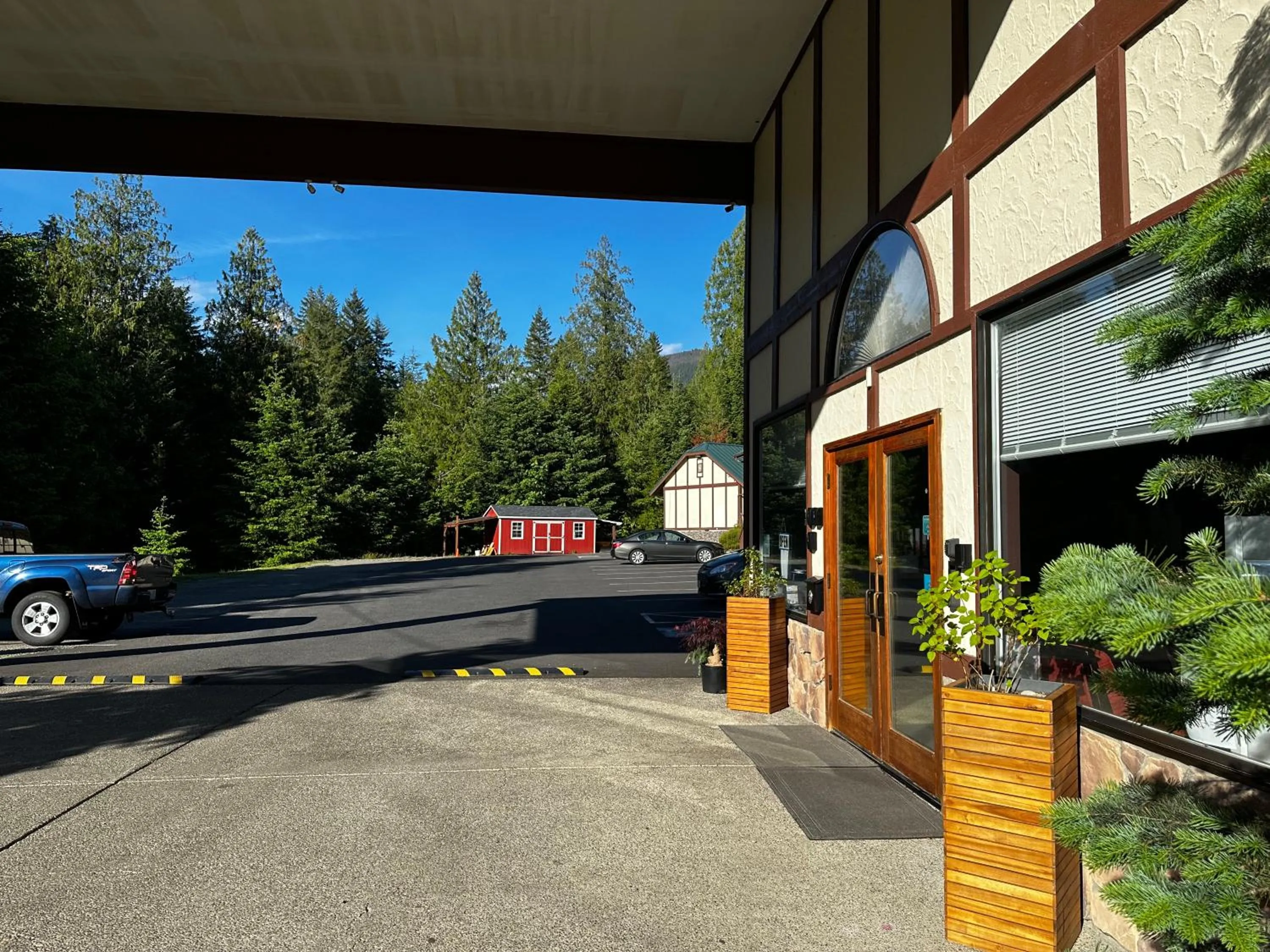 Property building in Packwood Lodge & Cabins