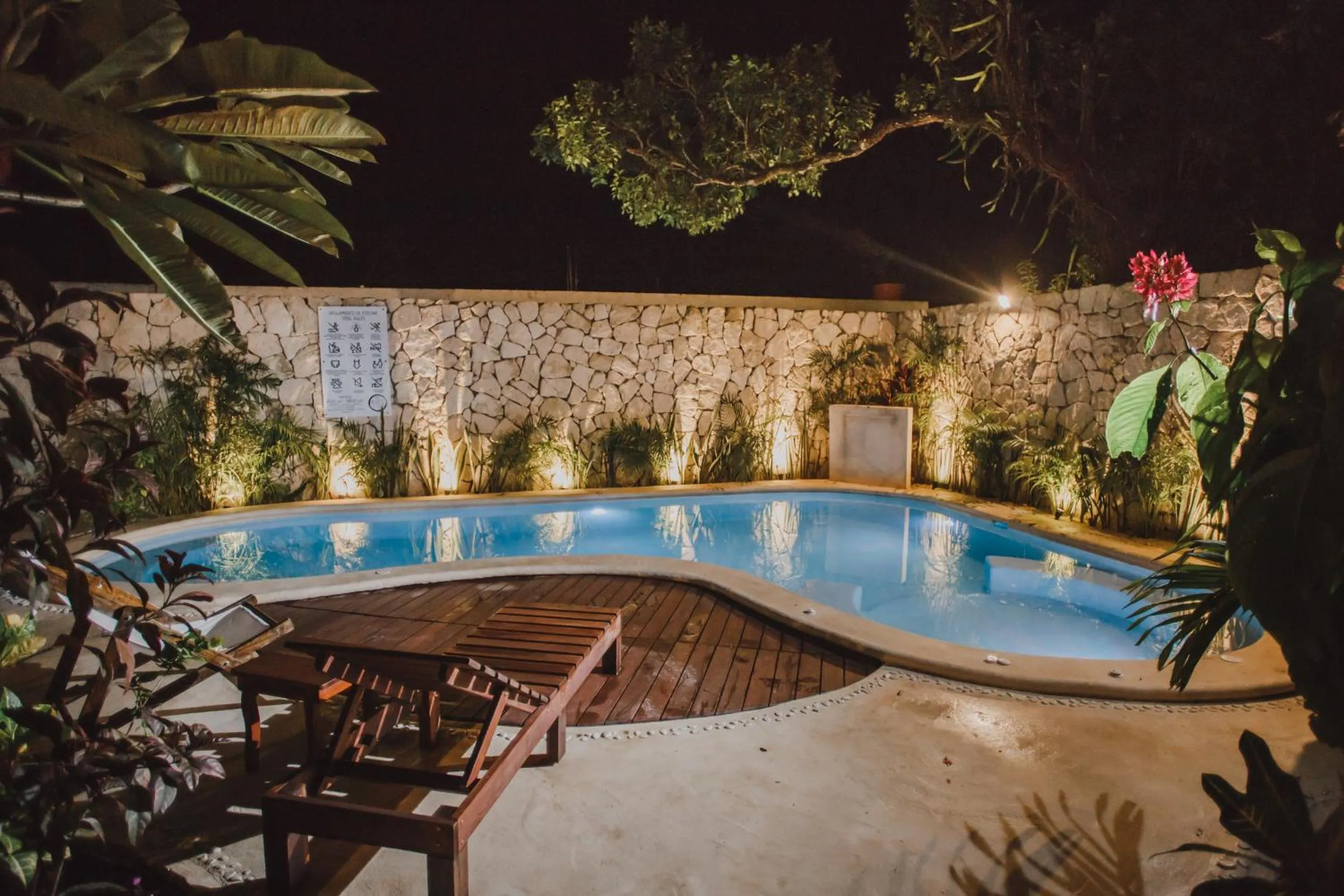 Swimming pool in Hotel Aires Bacalar