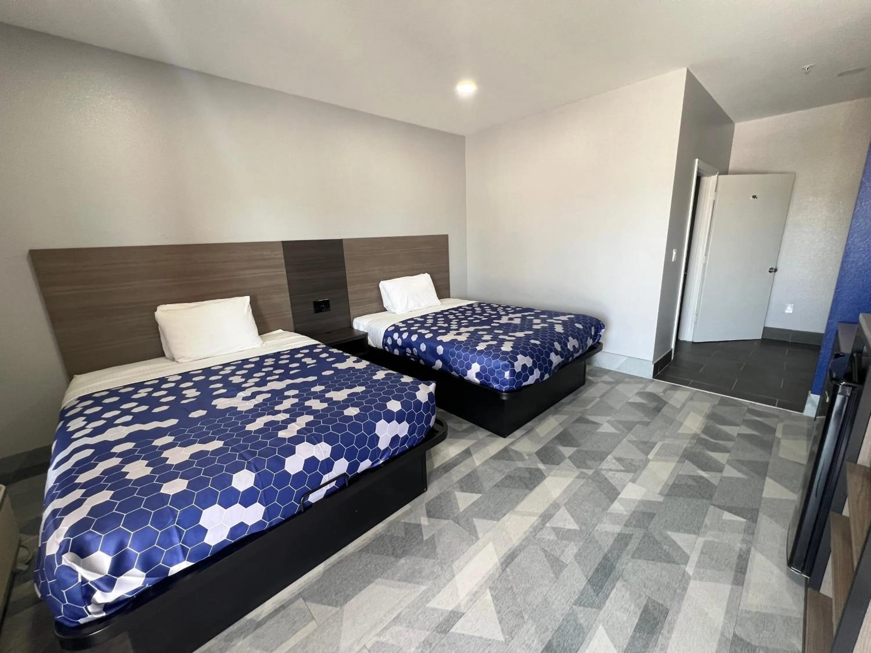  QUEEN ROOM NON SMOKING in Airway Inn - IAH Airport