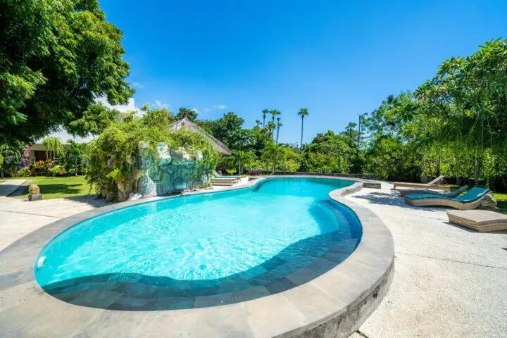 Swimming pool in Bunga Laut Bungalow