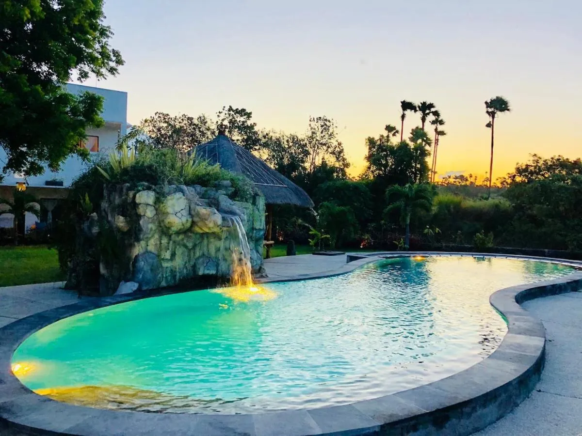Swimming pool in Bunga Laut Bungalow