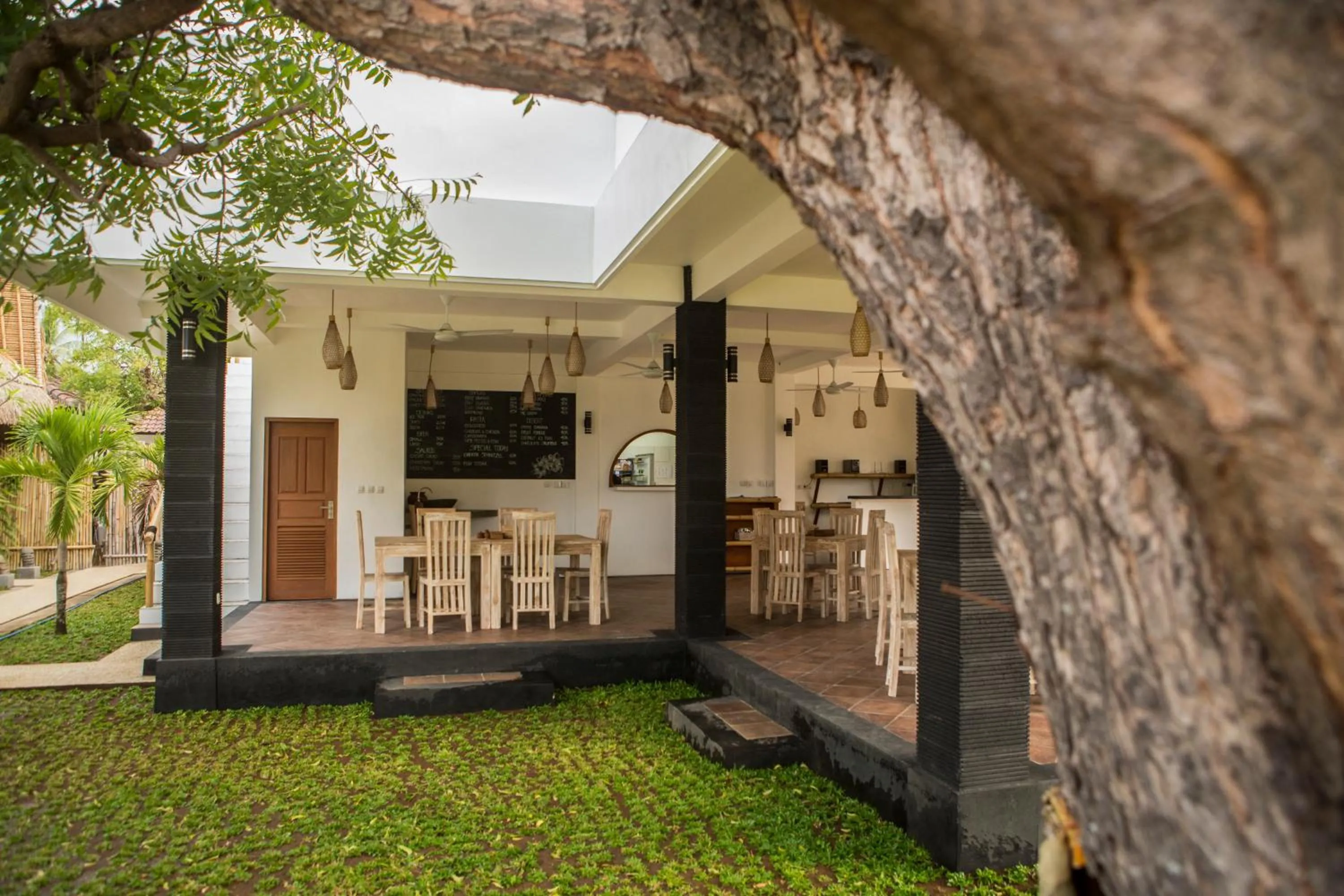 Restaurant/places to eat in Bunga Laut Bungalow