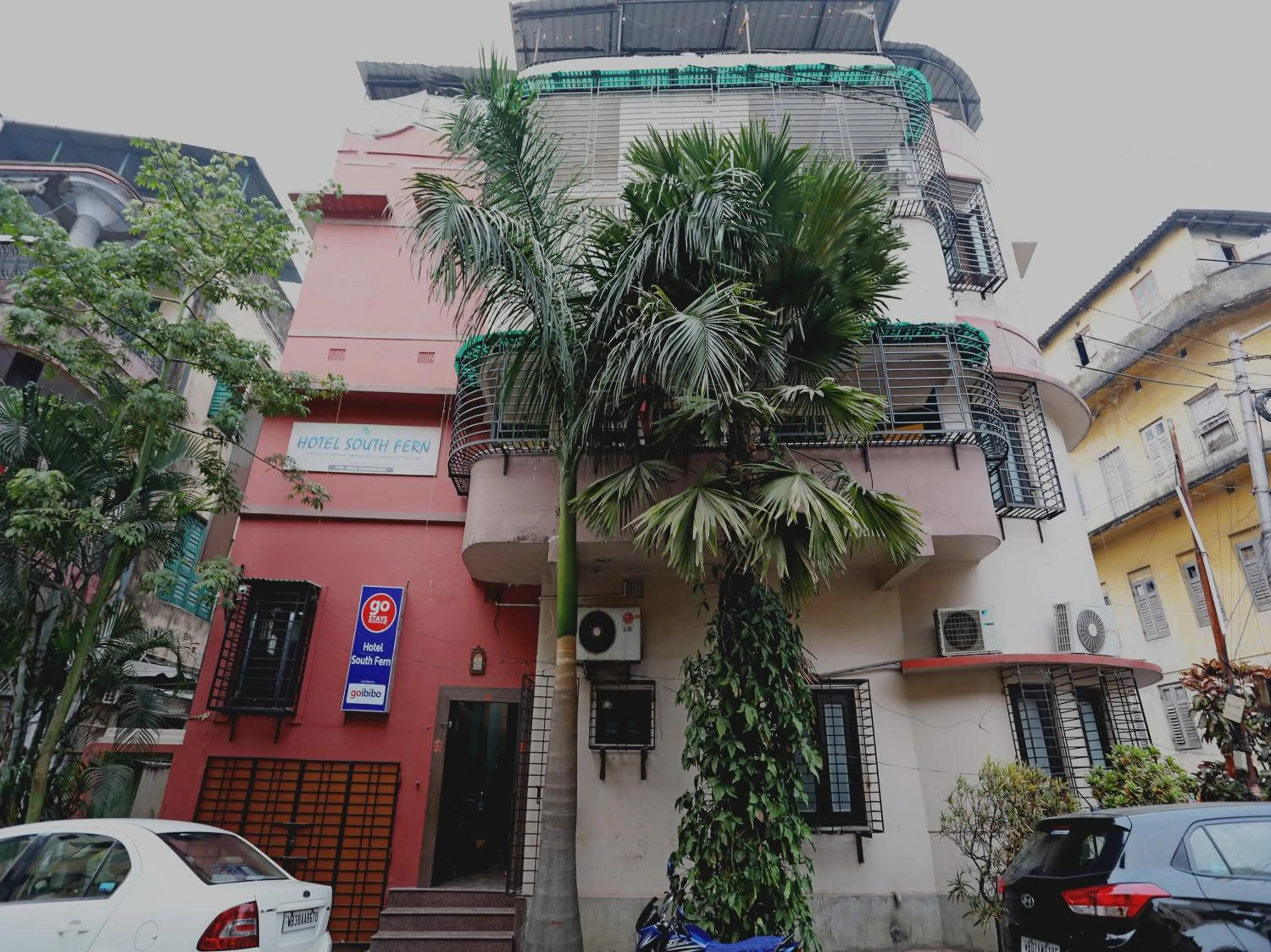 Facade/entrance in Hotel O South Fern