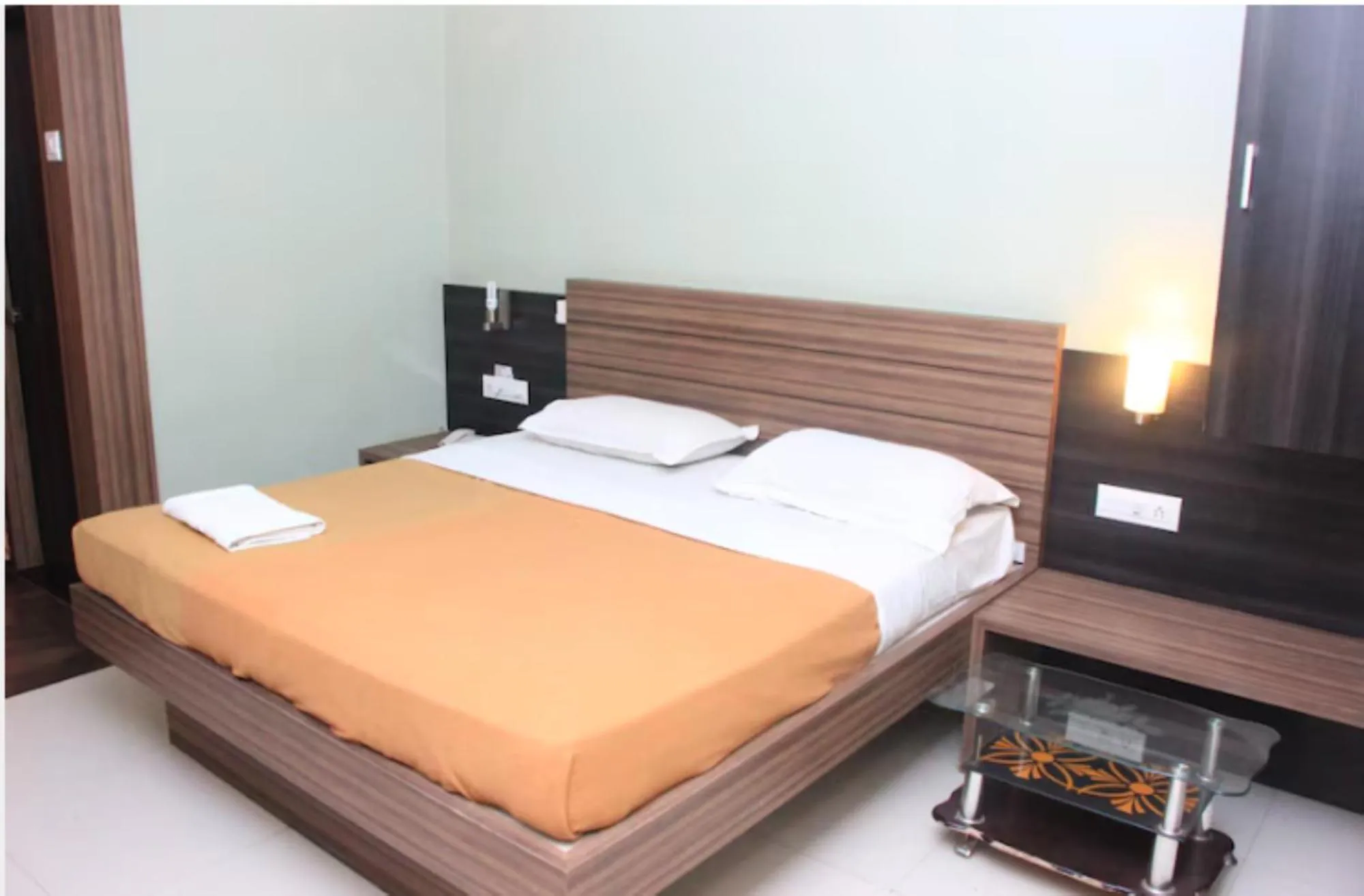 Hotel Sham Suman, Kolhapur- Opposite To Mahalaxmi Temple