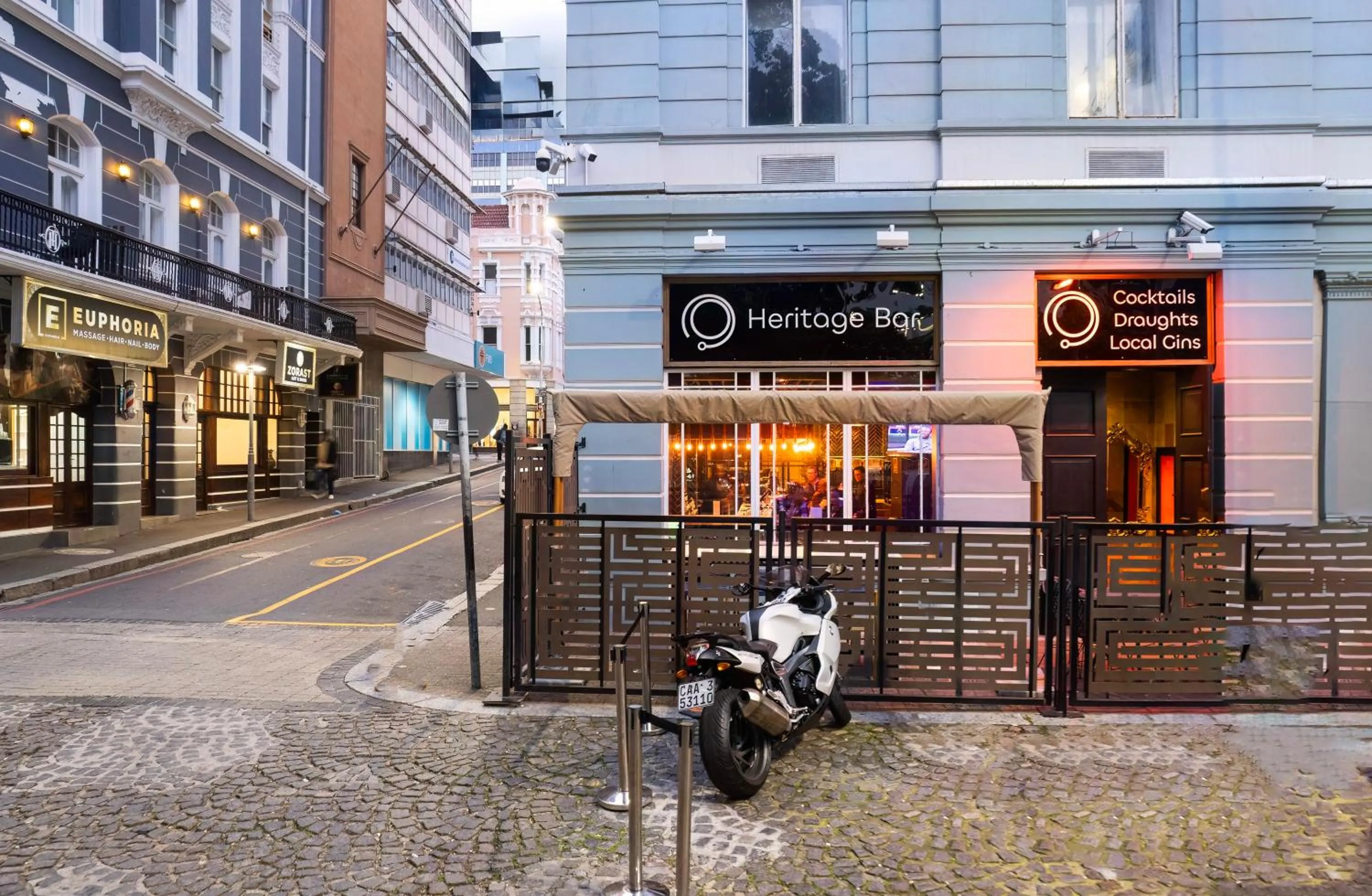 Property building in ONOMO Hotel Cape Town – Inn On The Square