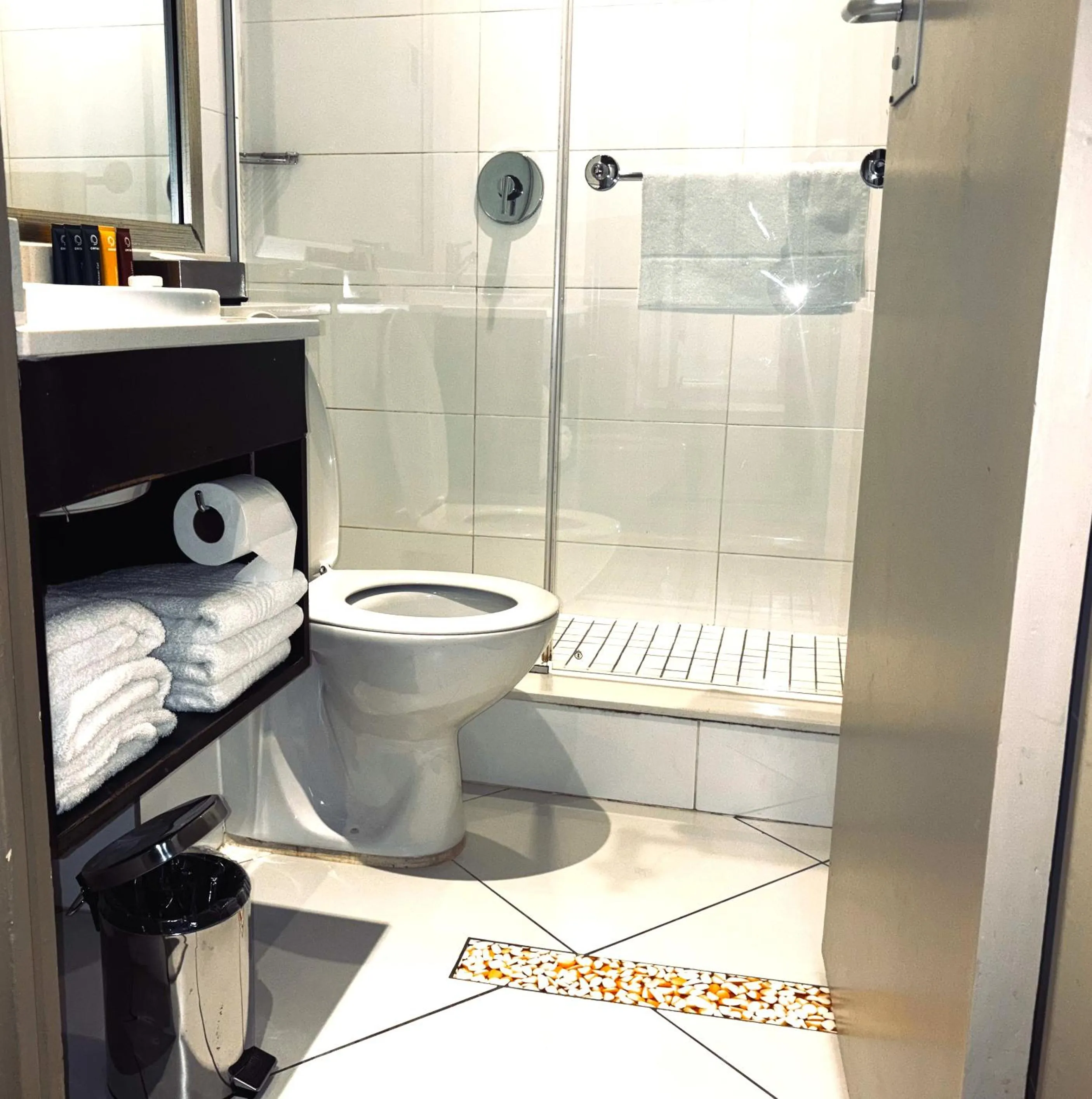 Bathroom in ONOMO Hotel Cape Town – Inn On The Square