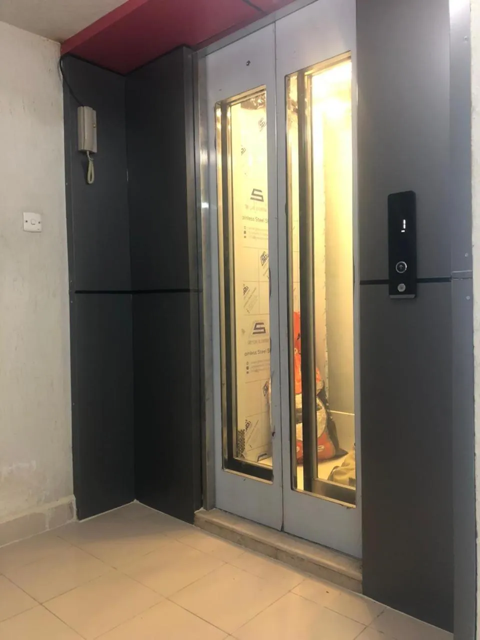 elevator in Stargaze Hotel & Apartment