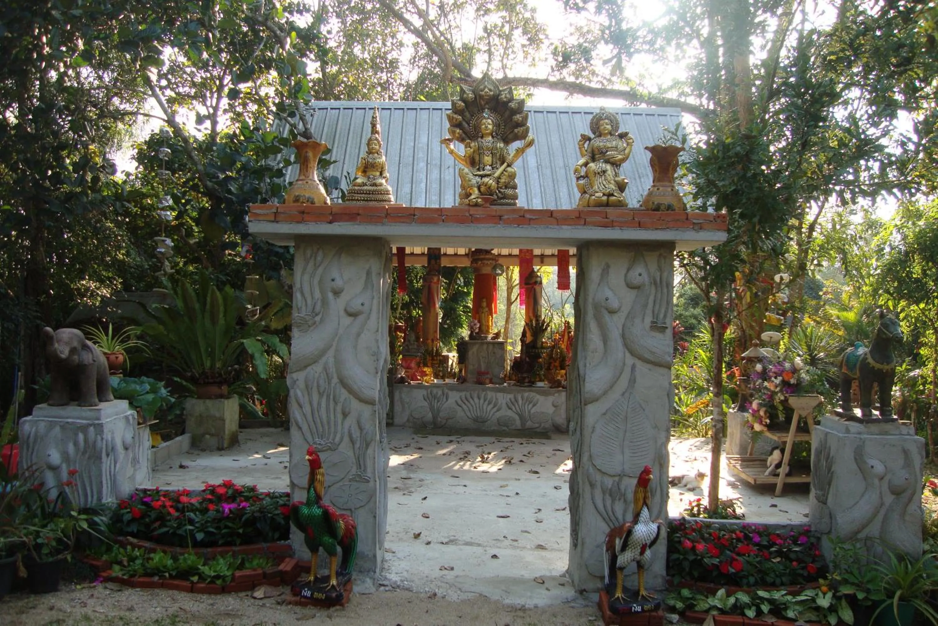 Facade/entrance in Baan Suan Jantra Home Stay