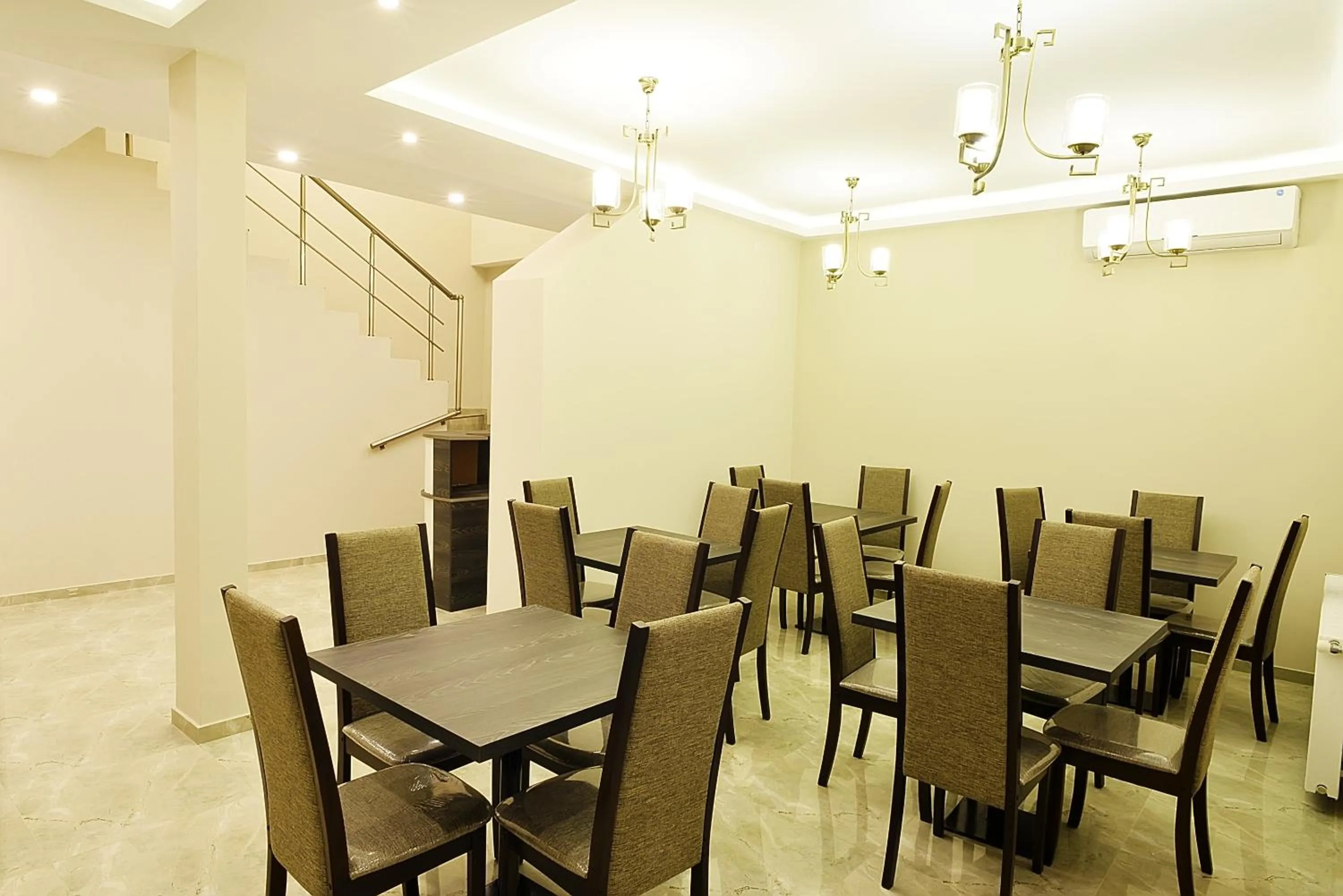 Restaurant/places to eat in MGK Hotel