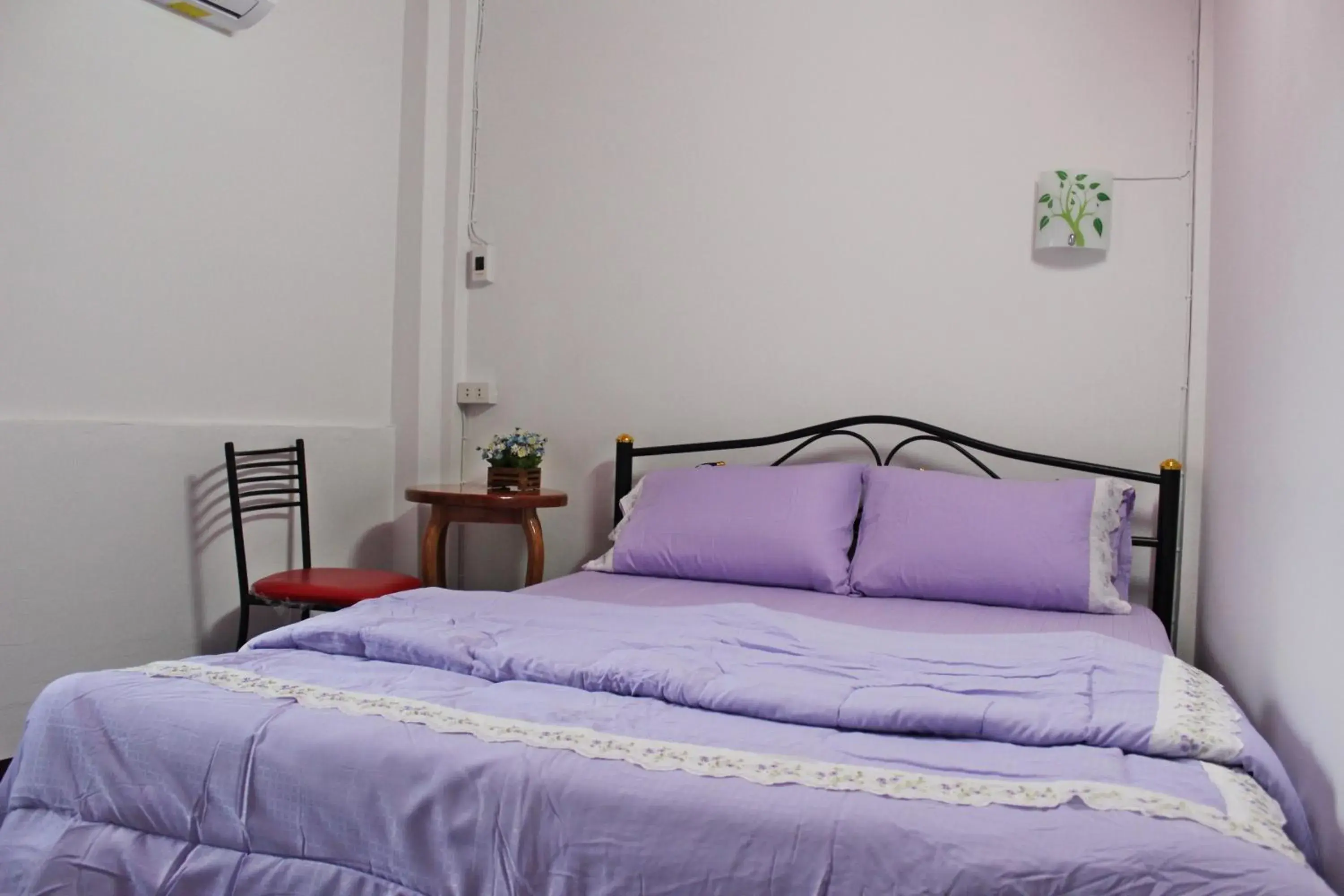 Small Double Room in Home Base Hostel Small Double Room in Home Base Hostel