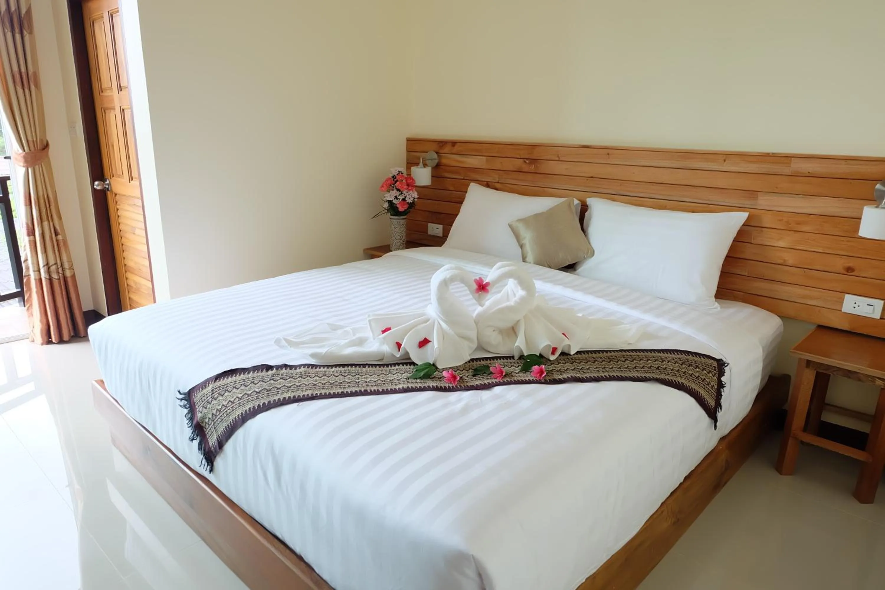 Bedroom, Bed in Chatin Guesthouse