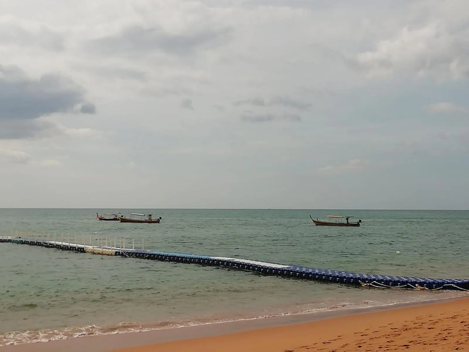Beach in Chatin Guesthouse