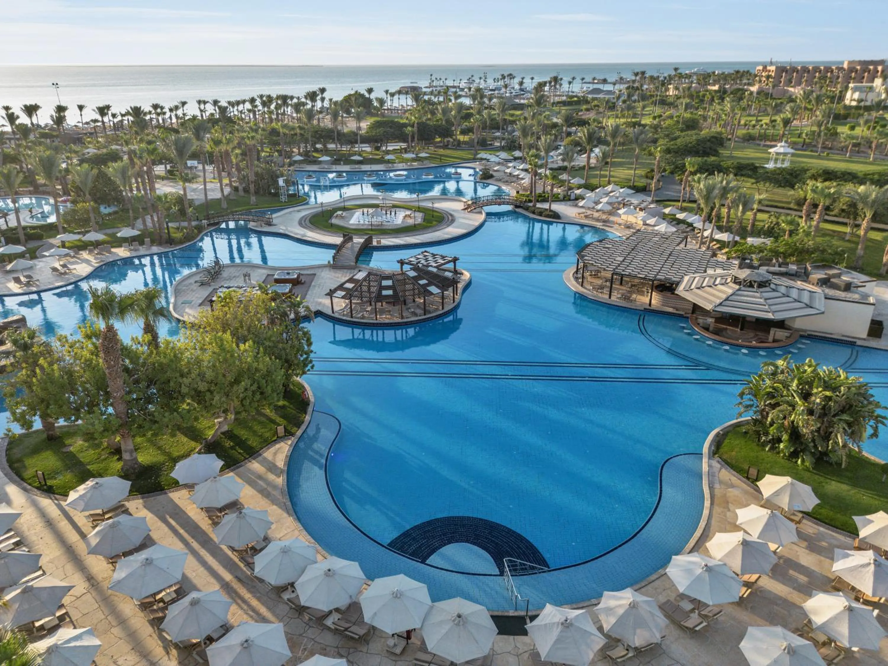 Swimming pool in Steigenberger Aldau Beach Hotel