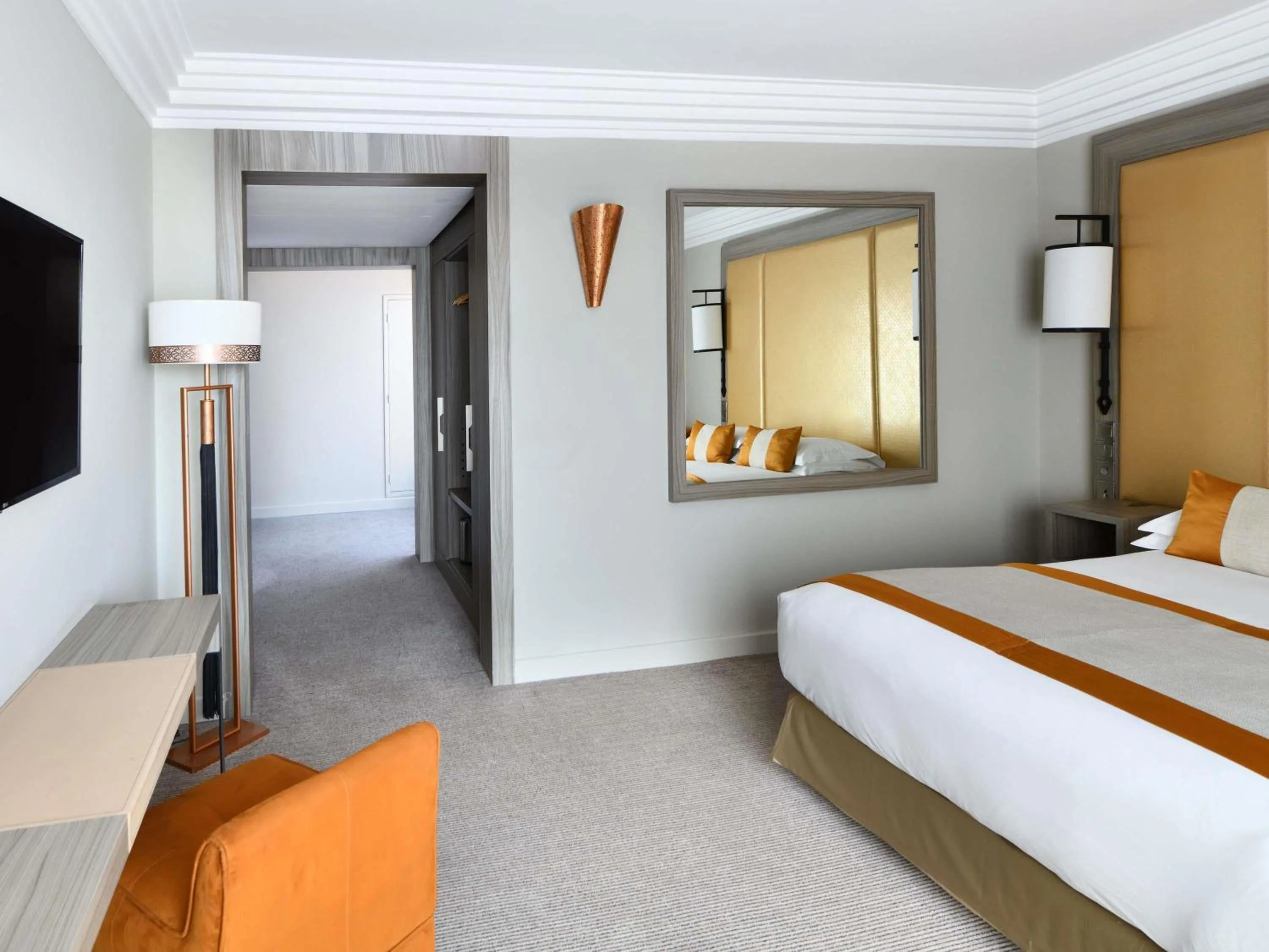 Bedroom, Bed in Mövenpick Hotel Mansour Eddahbi Marrakech