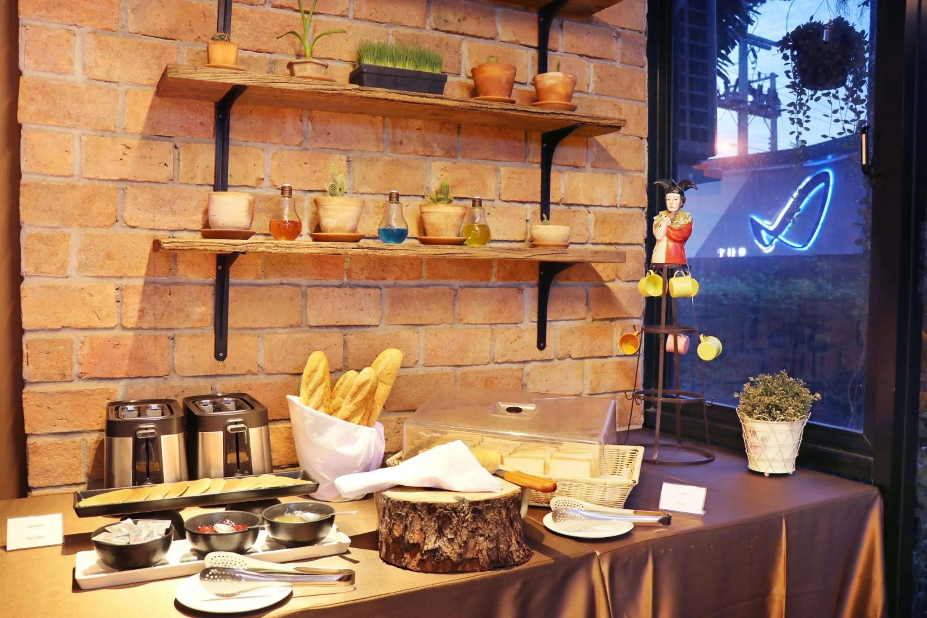 Dining area in Xen Hotel Nakhon Pathom - SHA PLUS