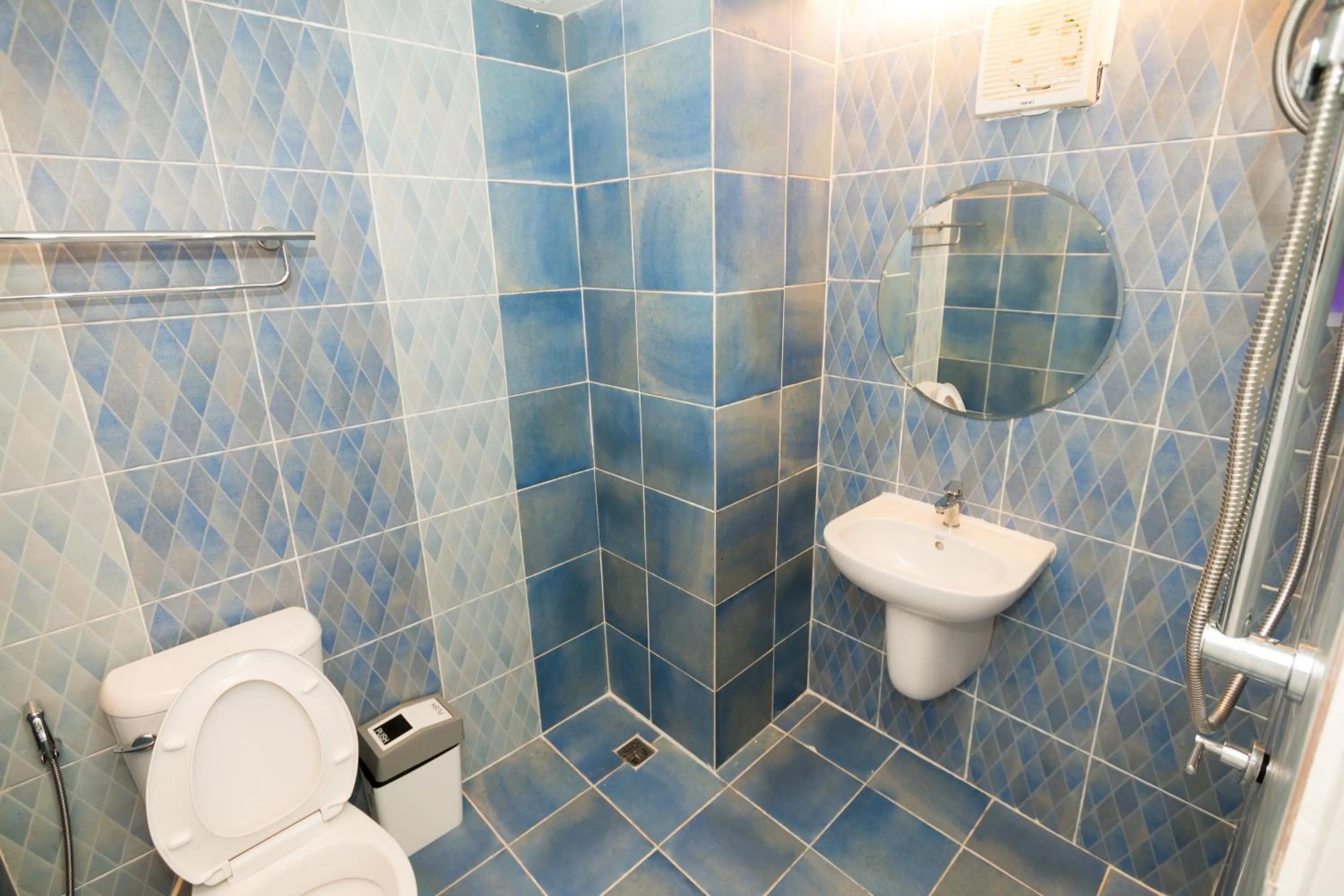 Bathroom in THE HABITAT Koh Chang - VJ Island View