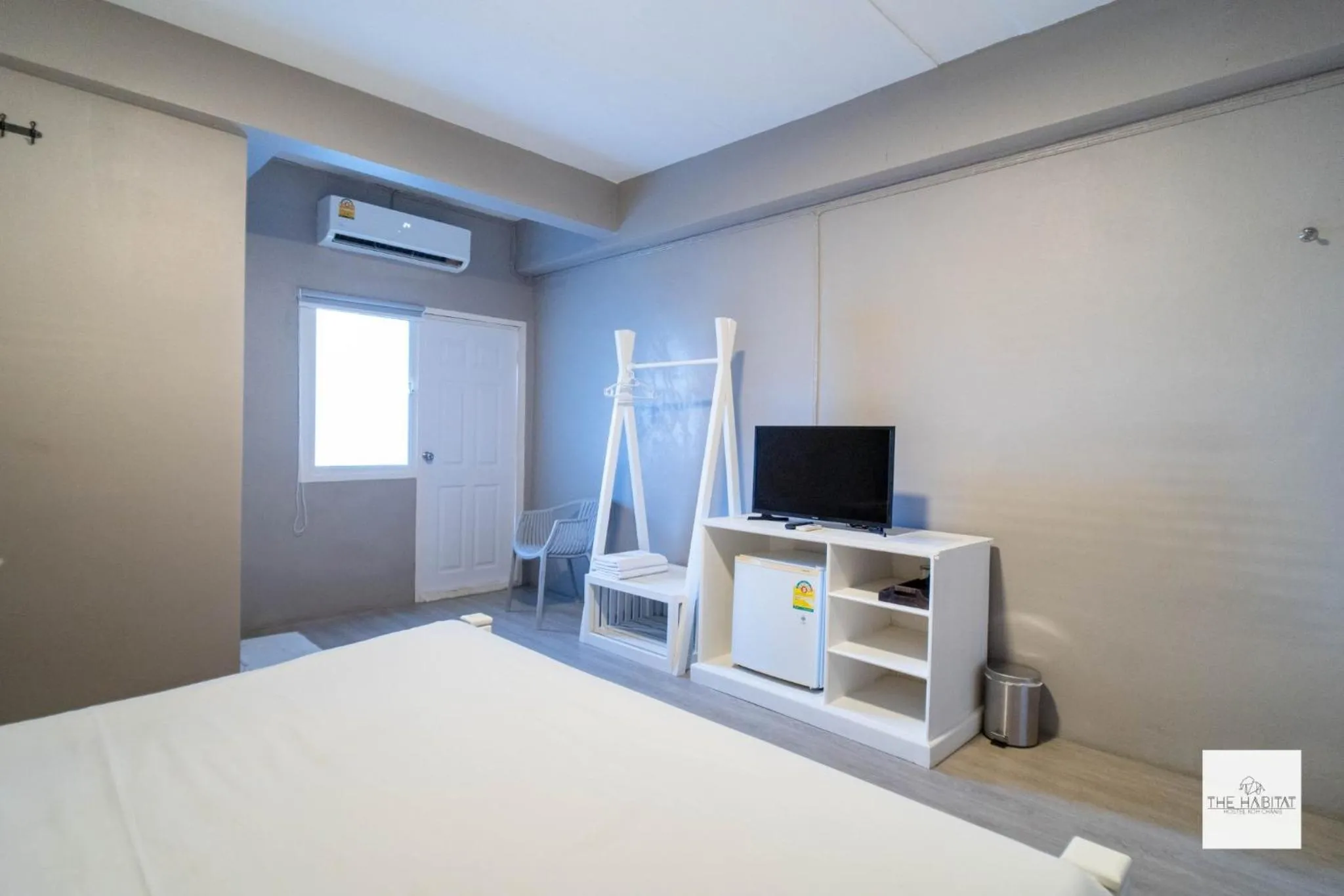 TV and multimedia, Bed in THE HABITAT Koh Chang - VJ Island View