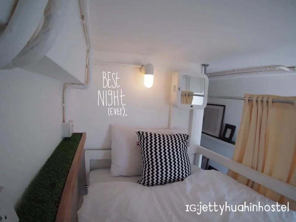 Bed in Jetty Huahin Hostel