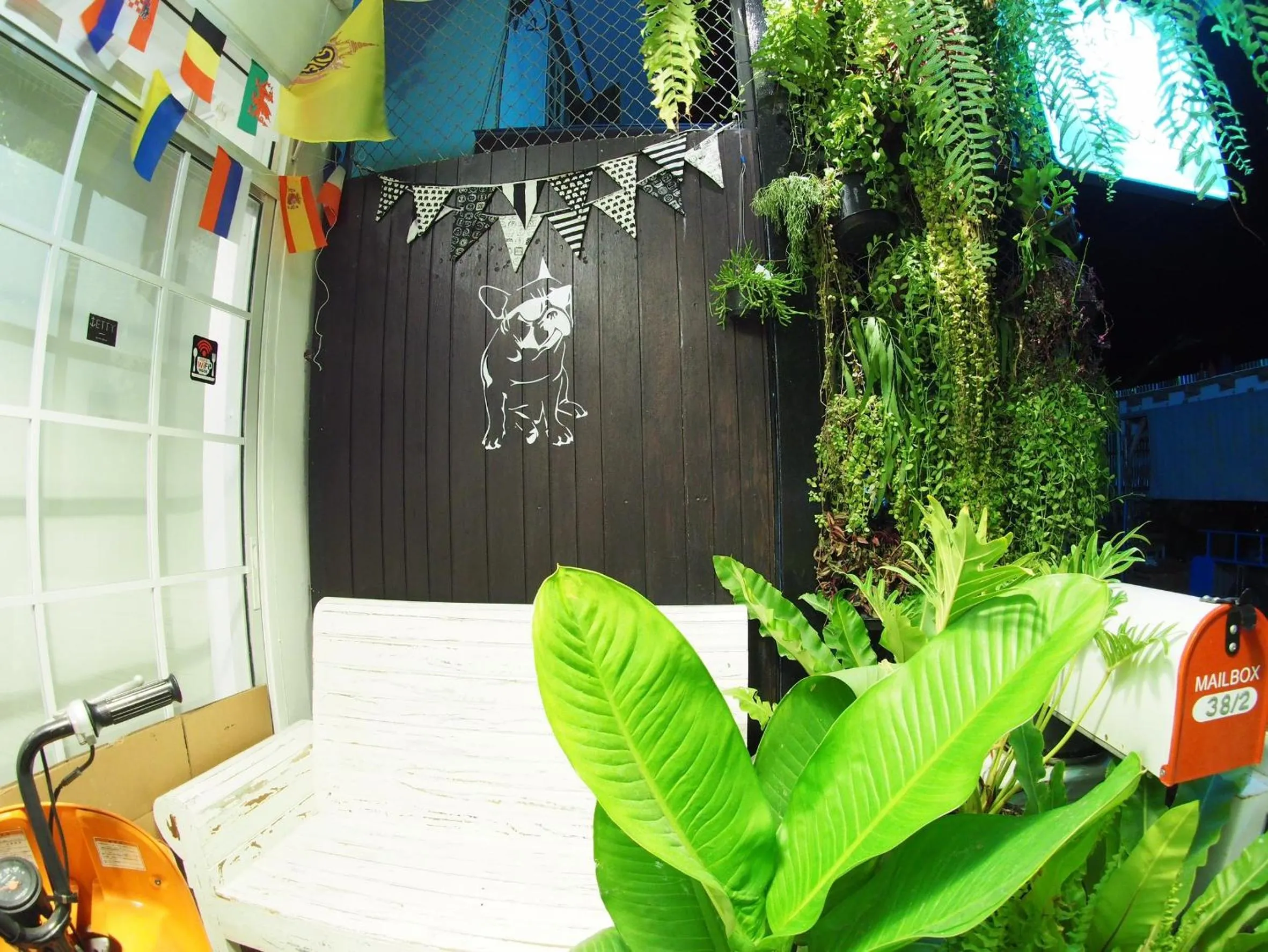 Facade/entrance in Jetty Huahin Hostel