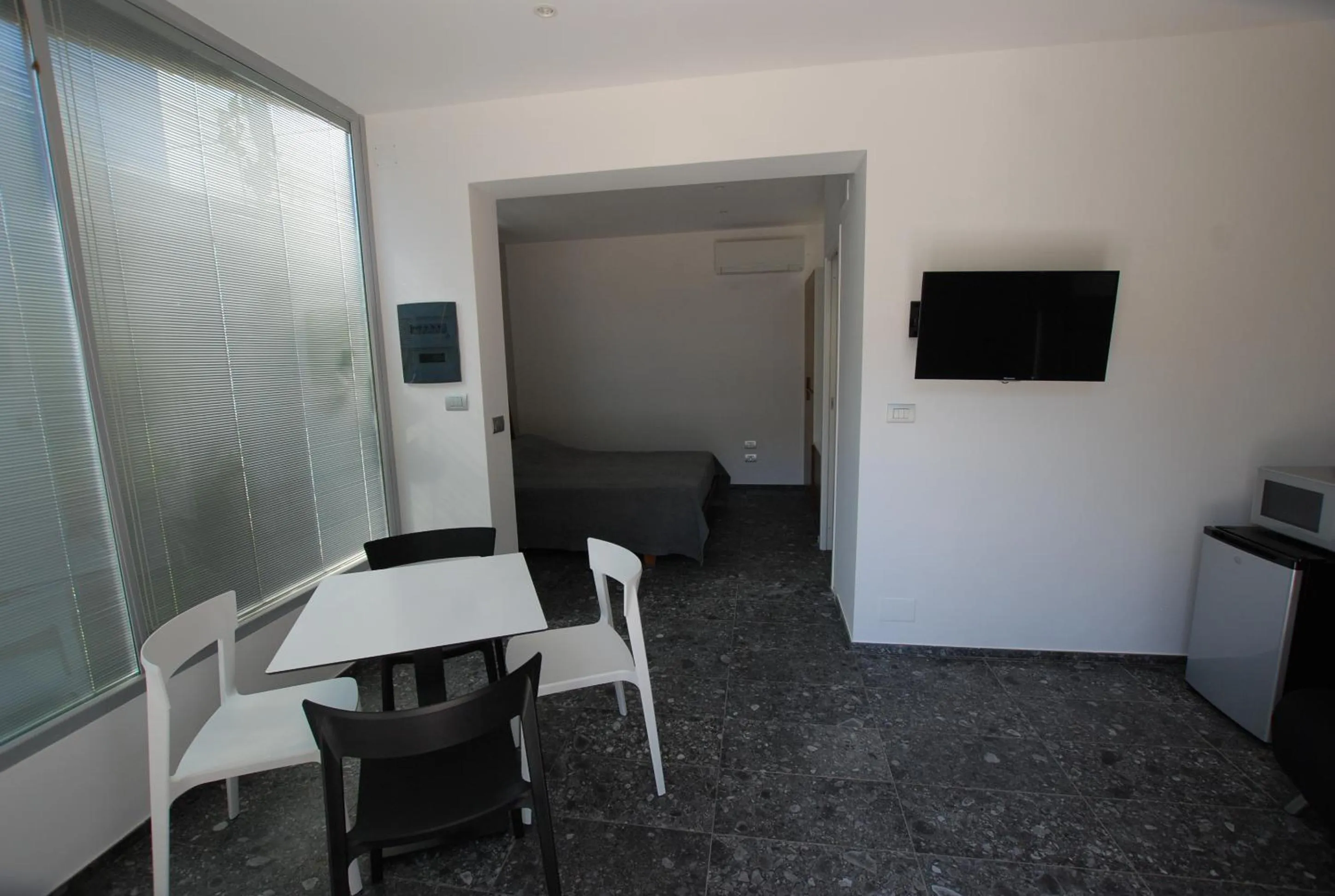 TV and multimedia in Hotel Torre Santamaria Resort