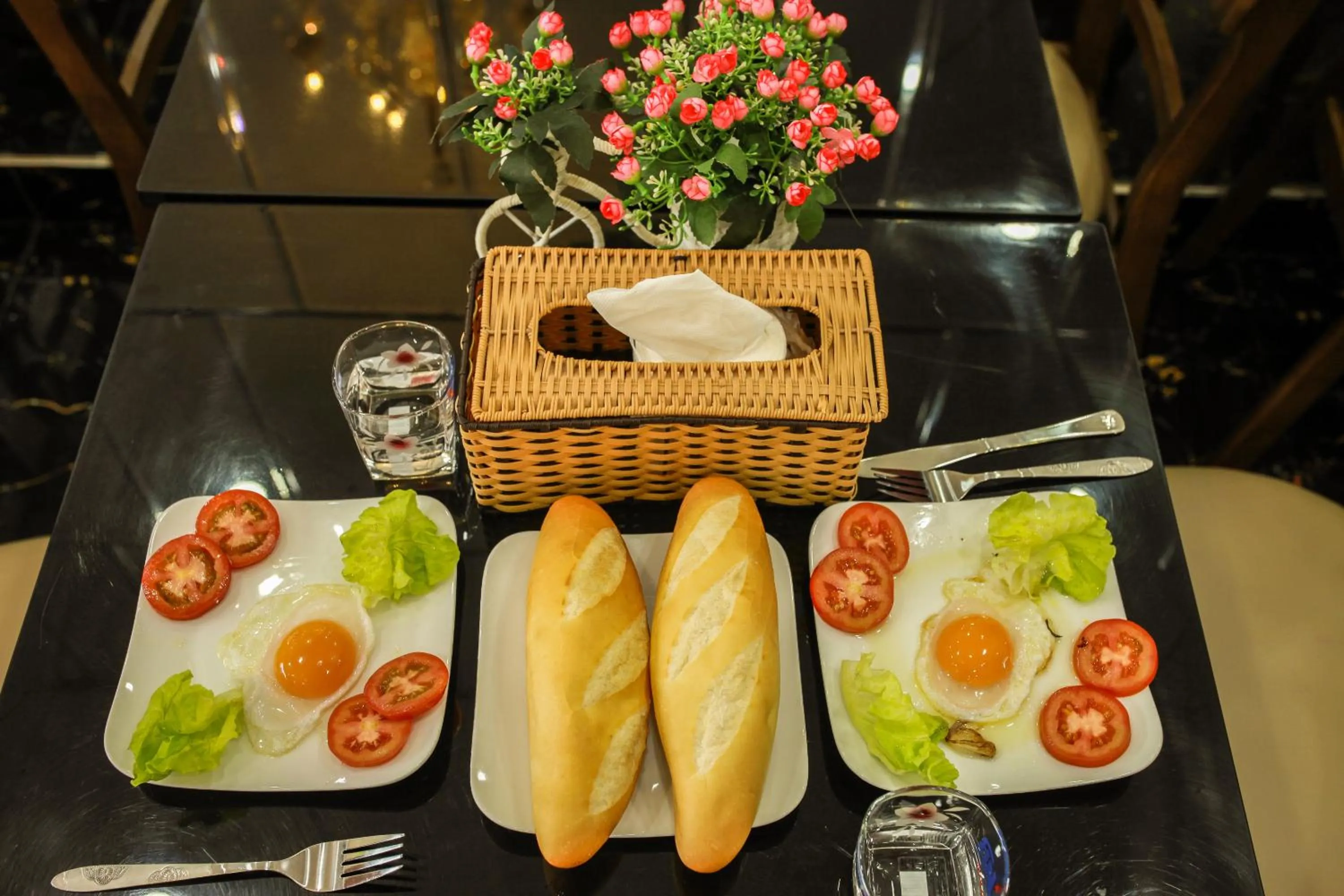 Food in Lum Dong Tien Hotel