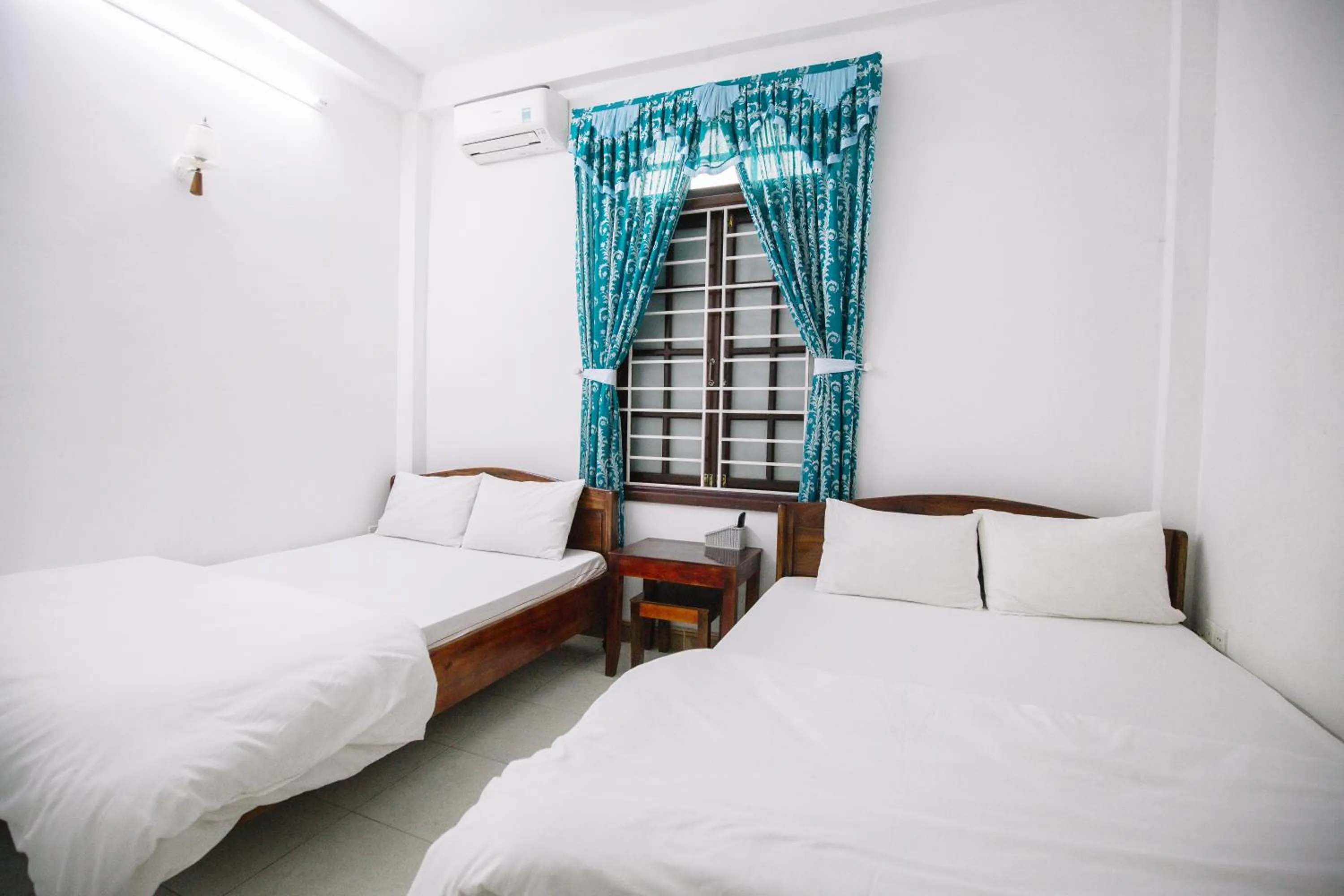 Bedroom, Bed in Lum Dong Tien Hotel