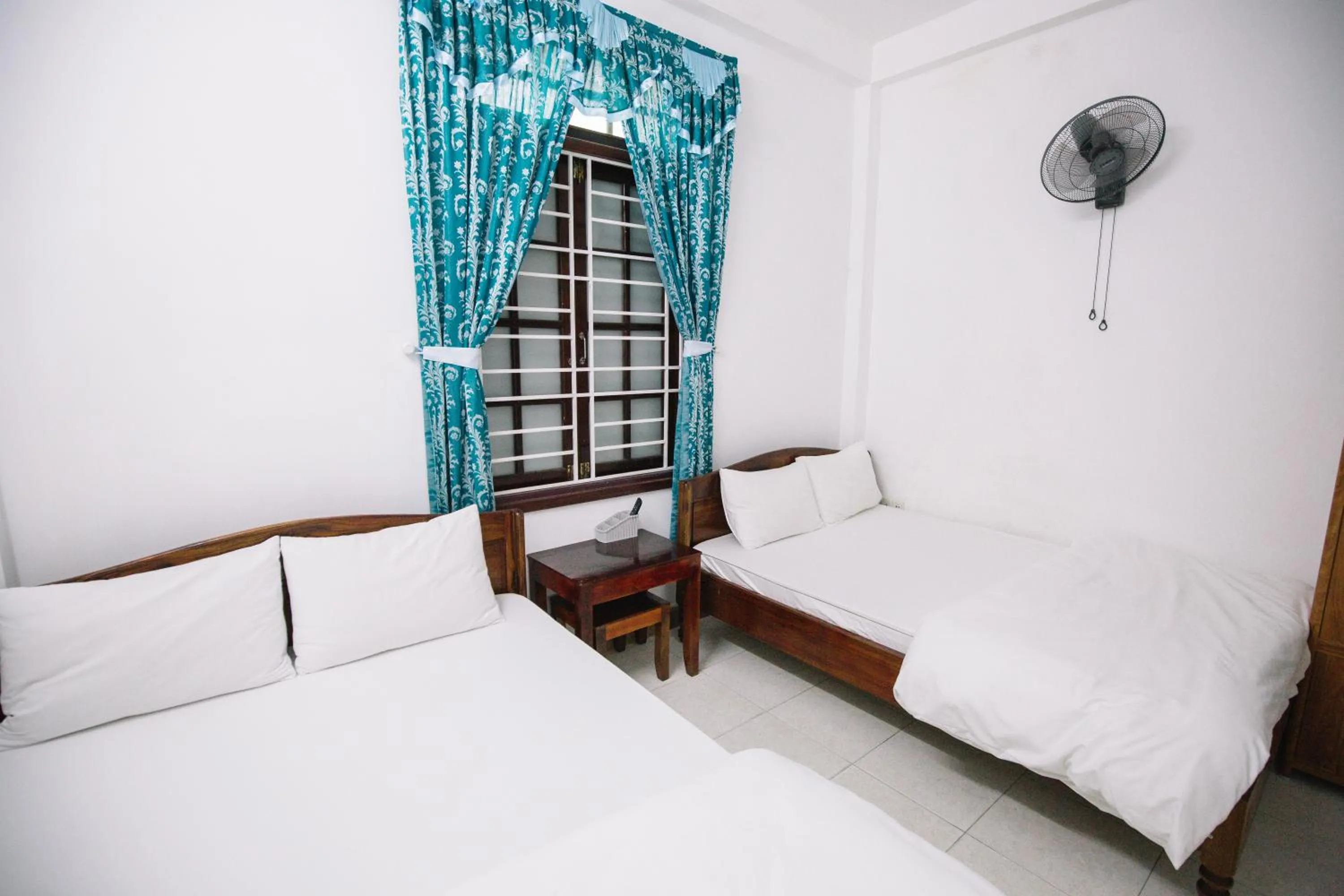 Bedroom, Bed in Lum Dong Tien Hotel