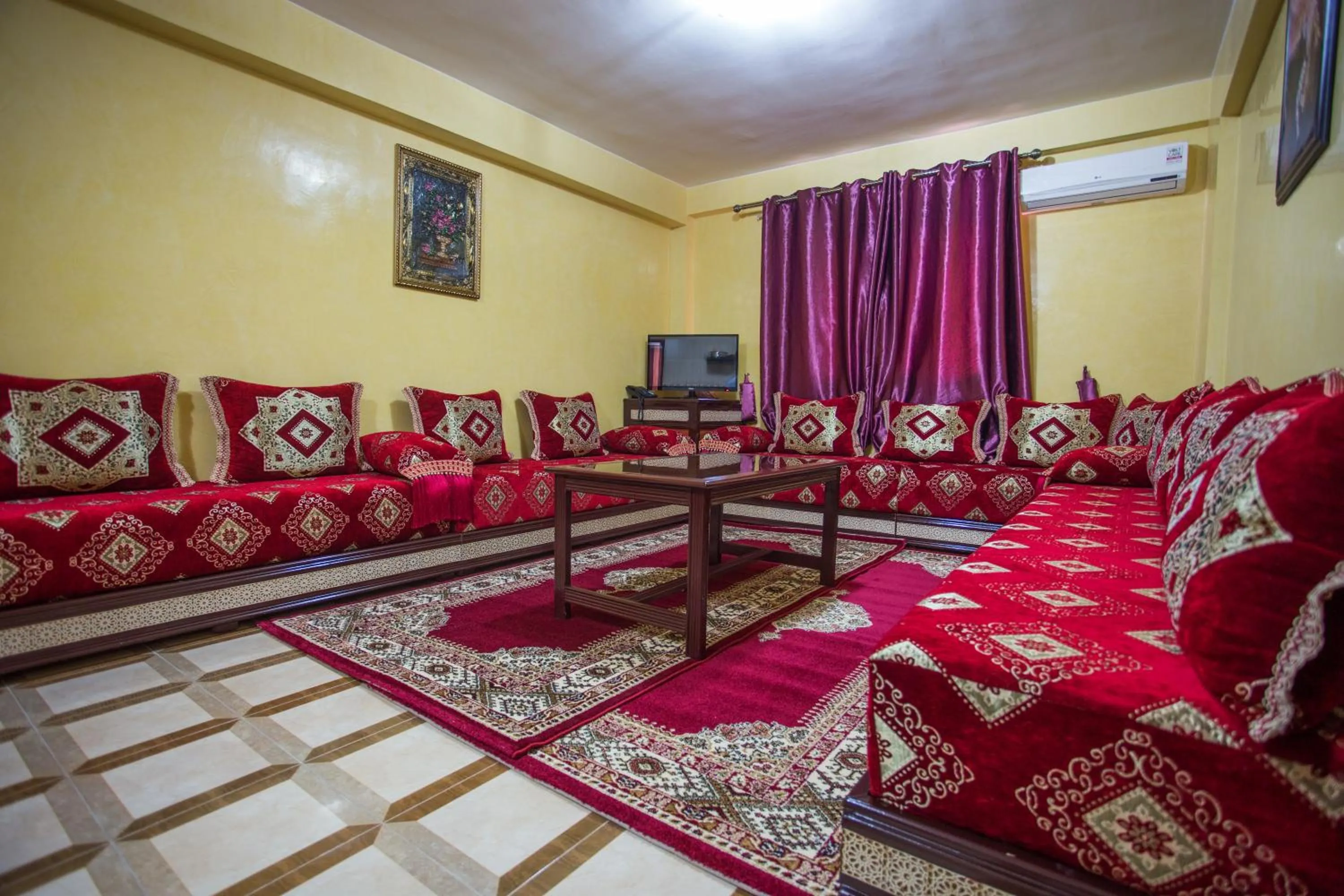 Living room, Seating Area in Appart Hotel Les Ambassadeurs