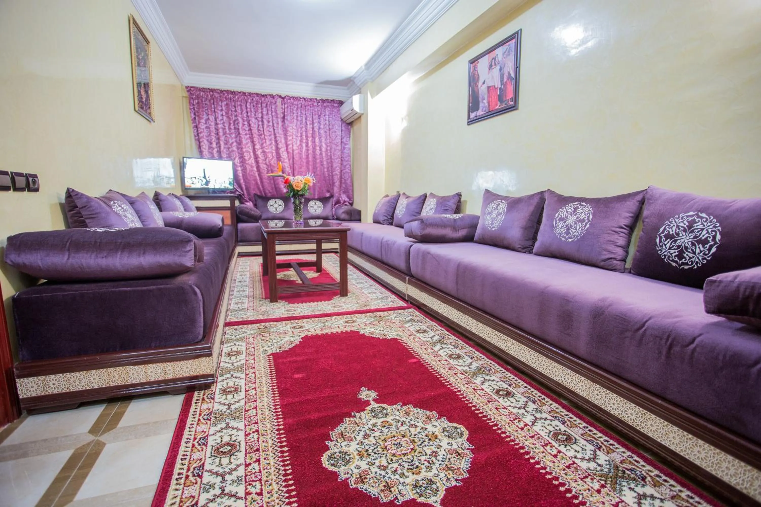Living room, Seating Area in Appart Hotel Les Ambassadeurs