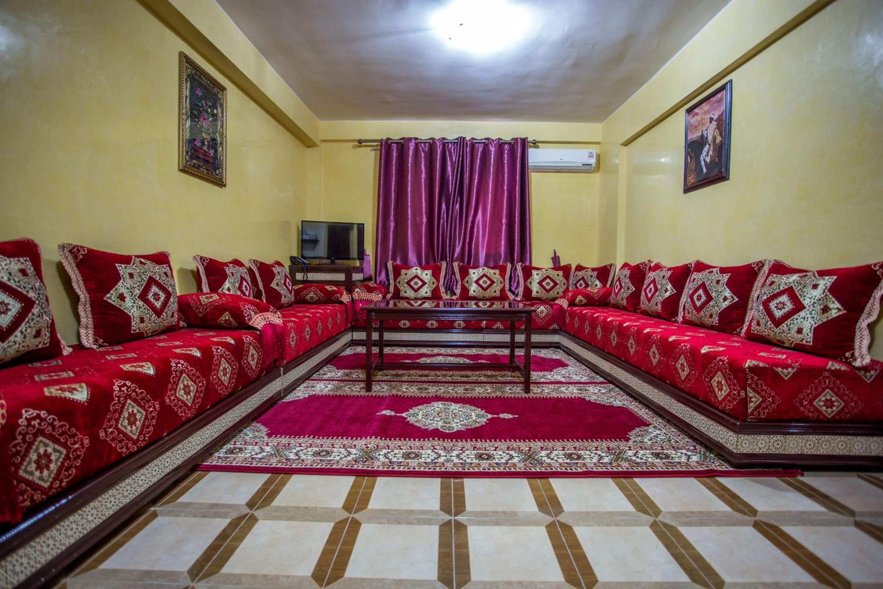 Living room, Seating Area in Appart Hotel Les Ambassadeurs
