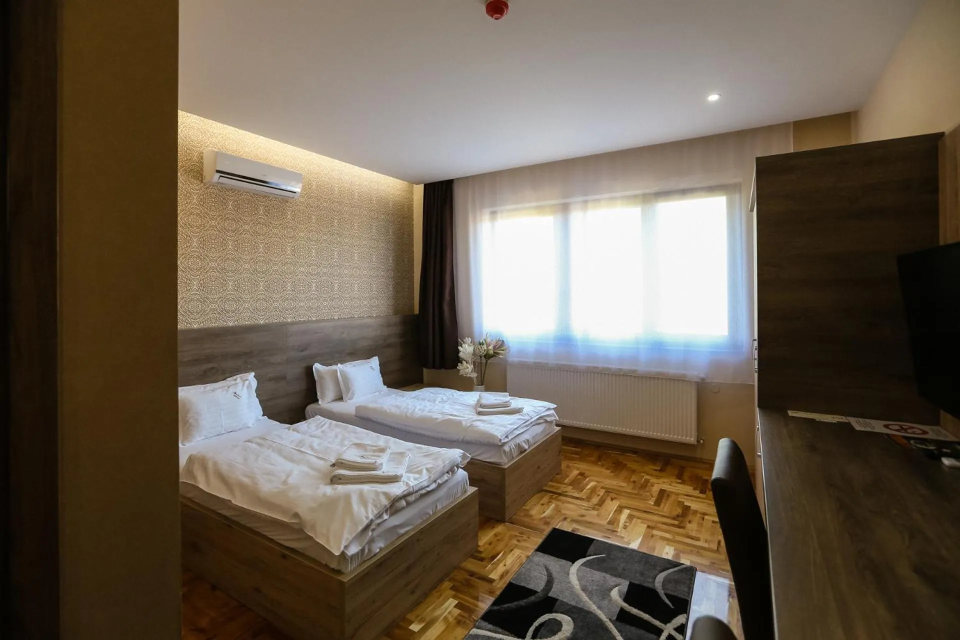 Bed in Madison Village