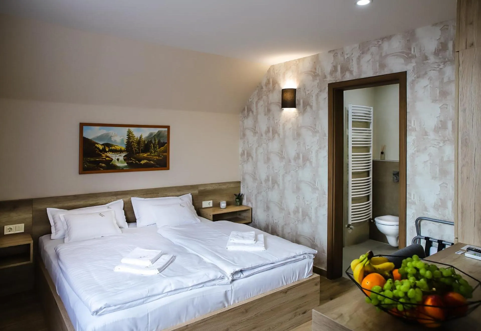 Bed in Madison Village