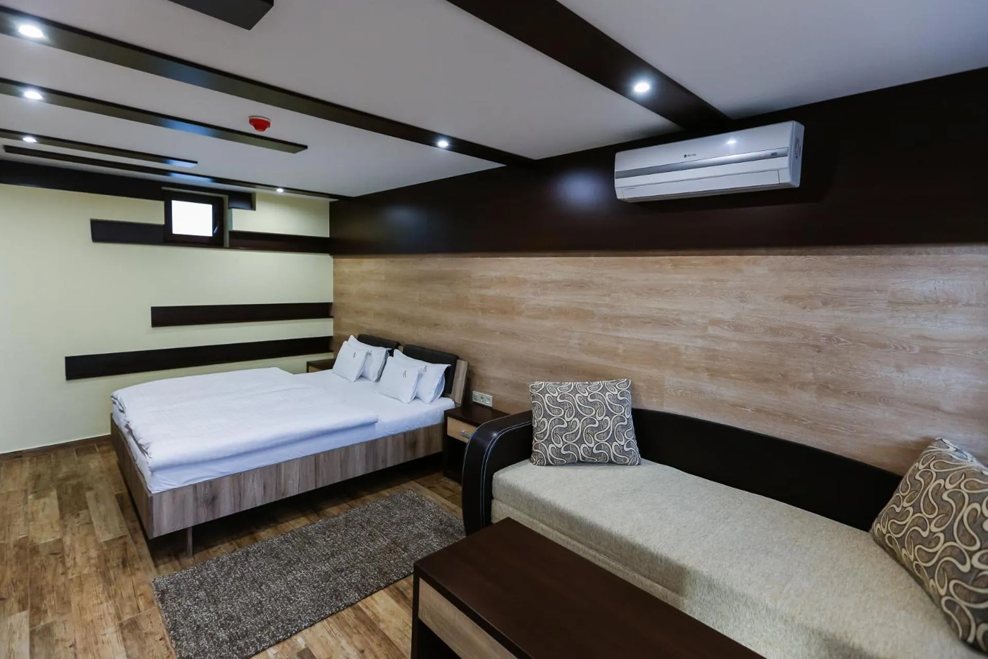 Bed in Madison Village