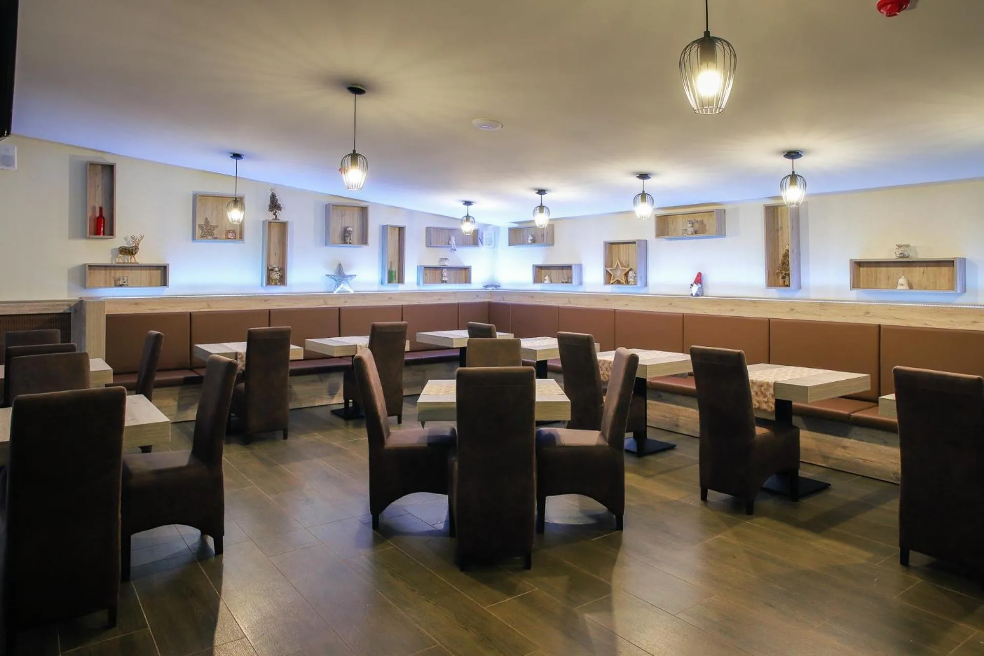 Breakfast in Madison Village