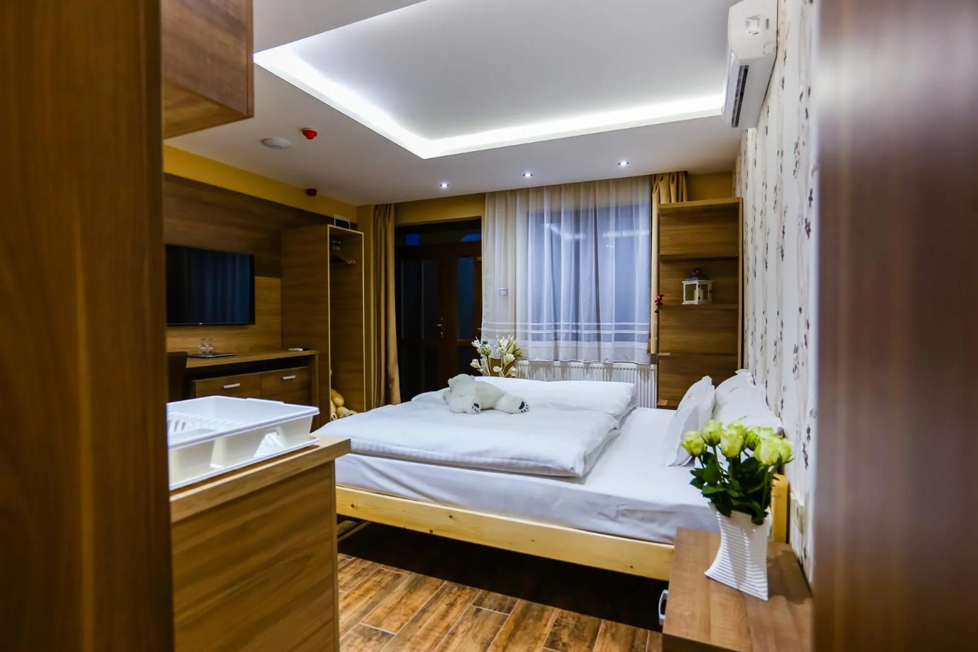 Bed in Madison Village