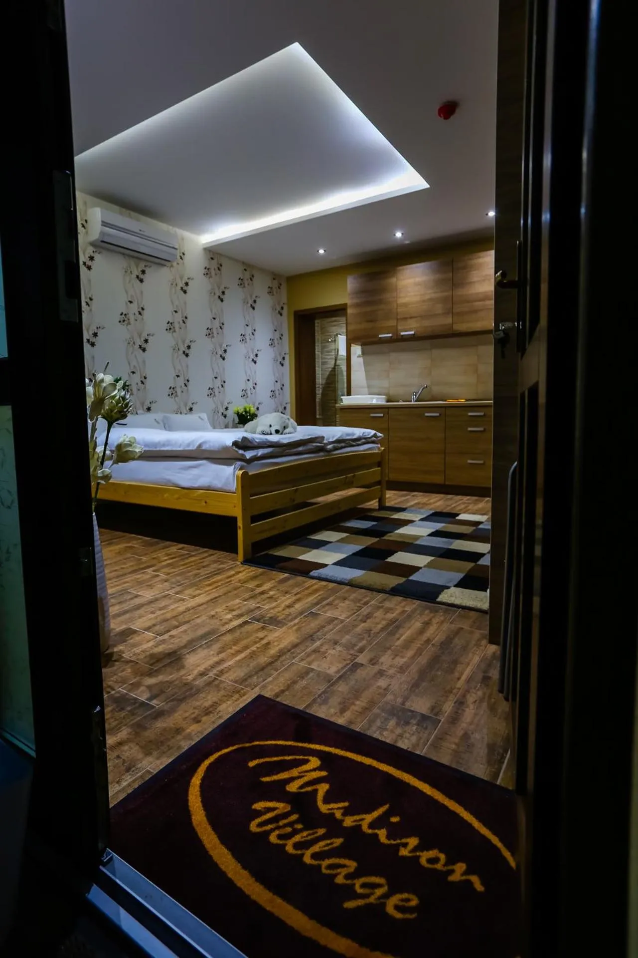 Bed in Madison Village