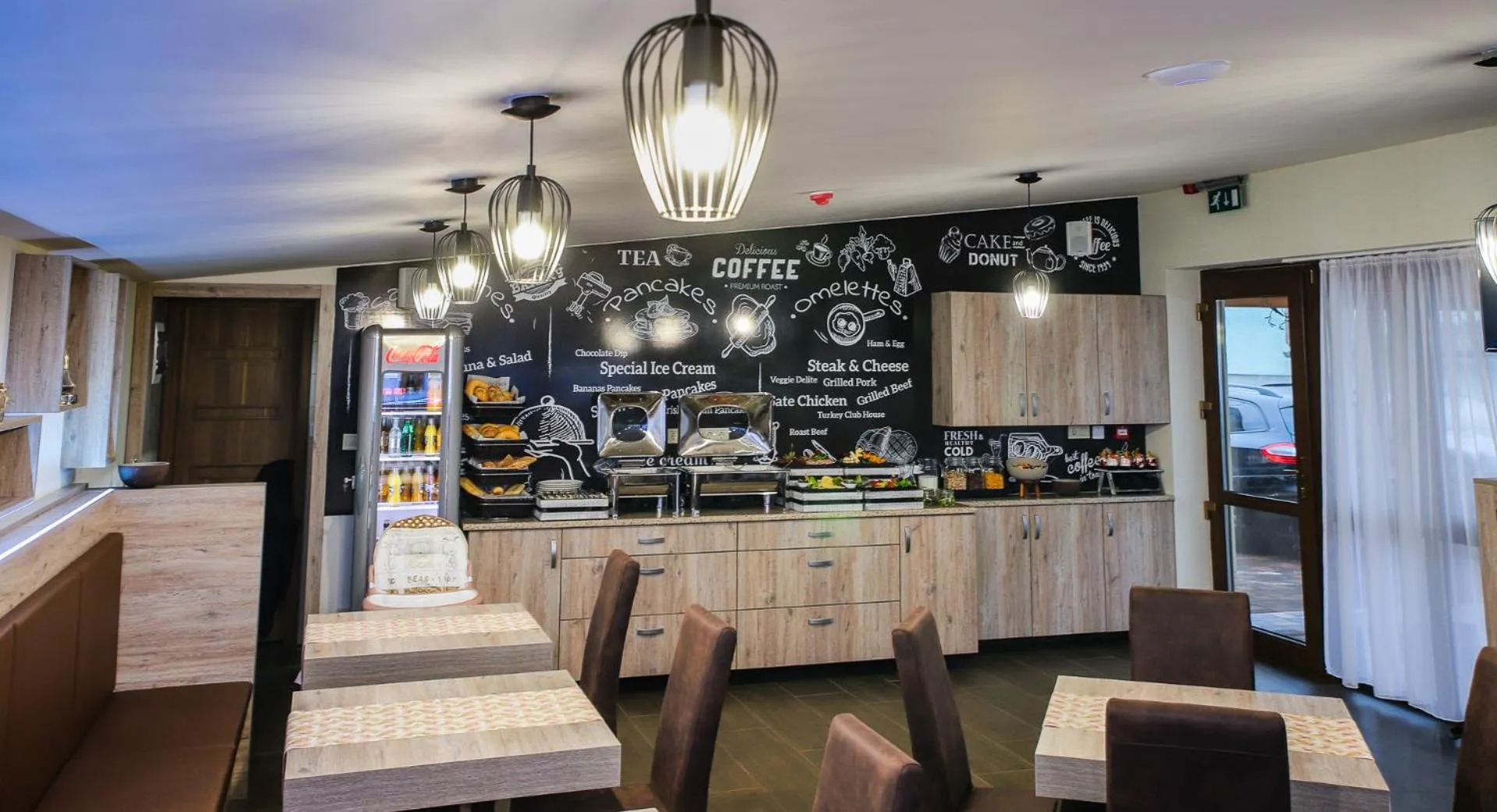 Breakfast in Madison Village