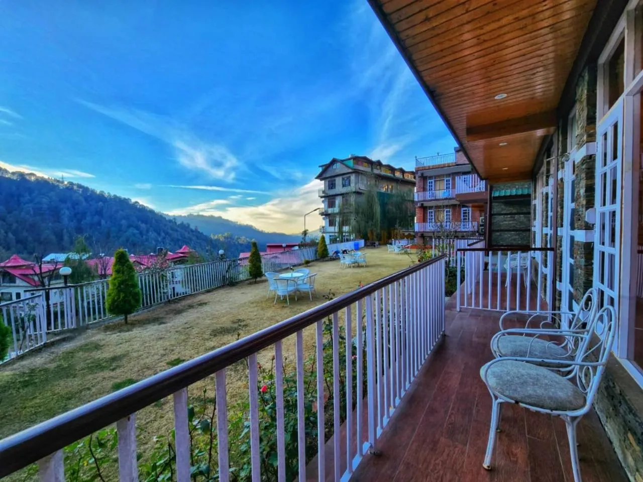 KAMNA HILL RESORT a Boutique cottages