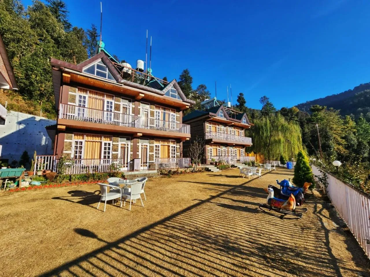 KAMNA HILL RESORT a Boutique cottages