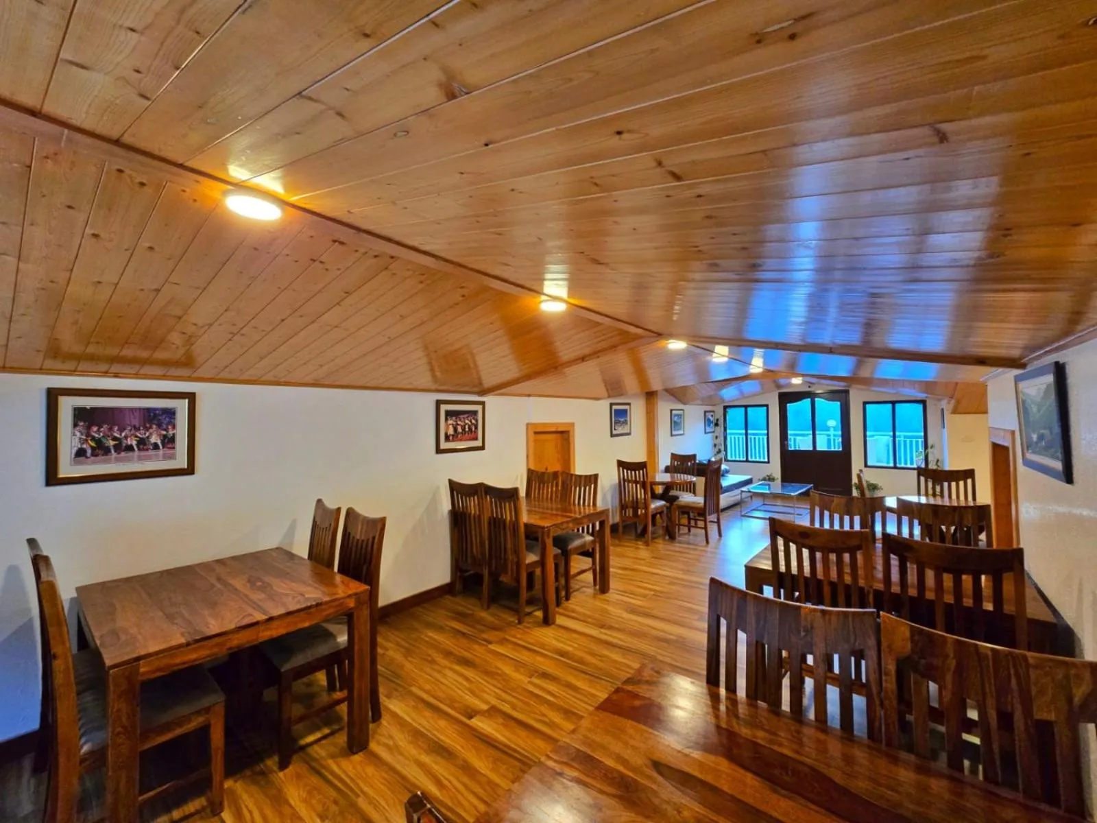 KAMNA HILL RESORT a Boutique cottages