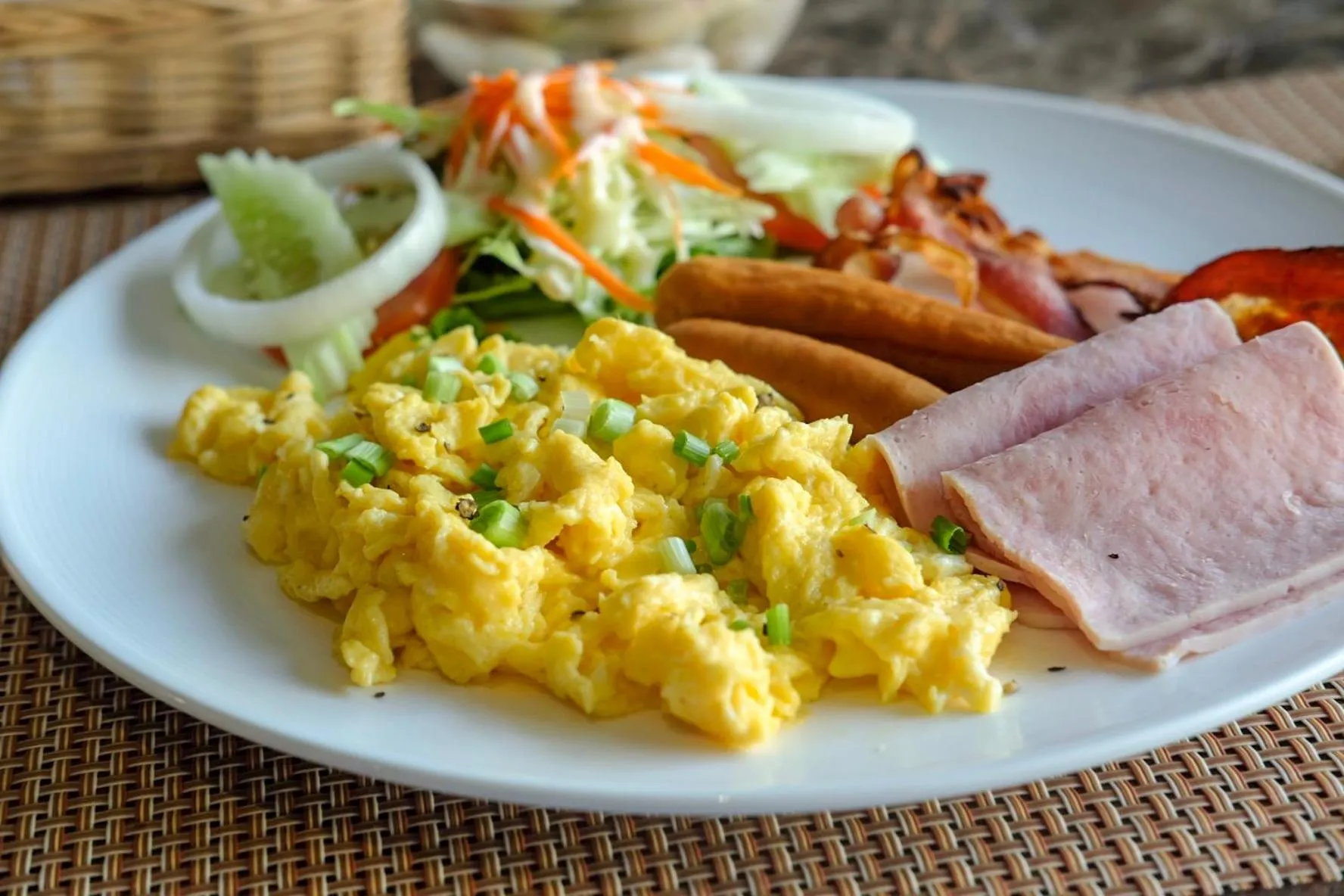 Restaurant/places to eat in Methavalai Residence Hotel