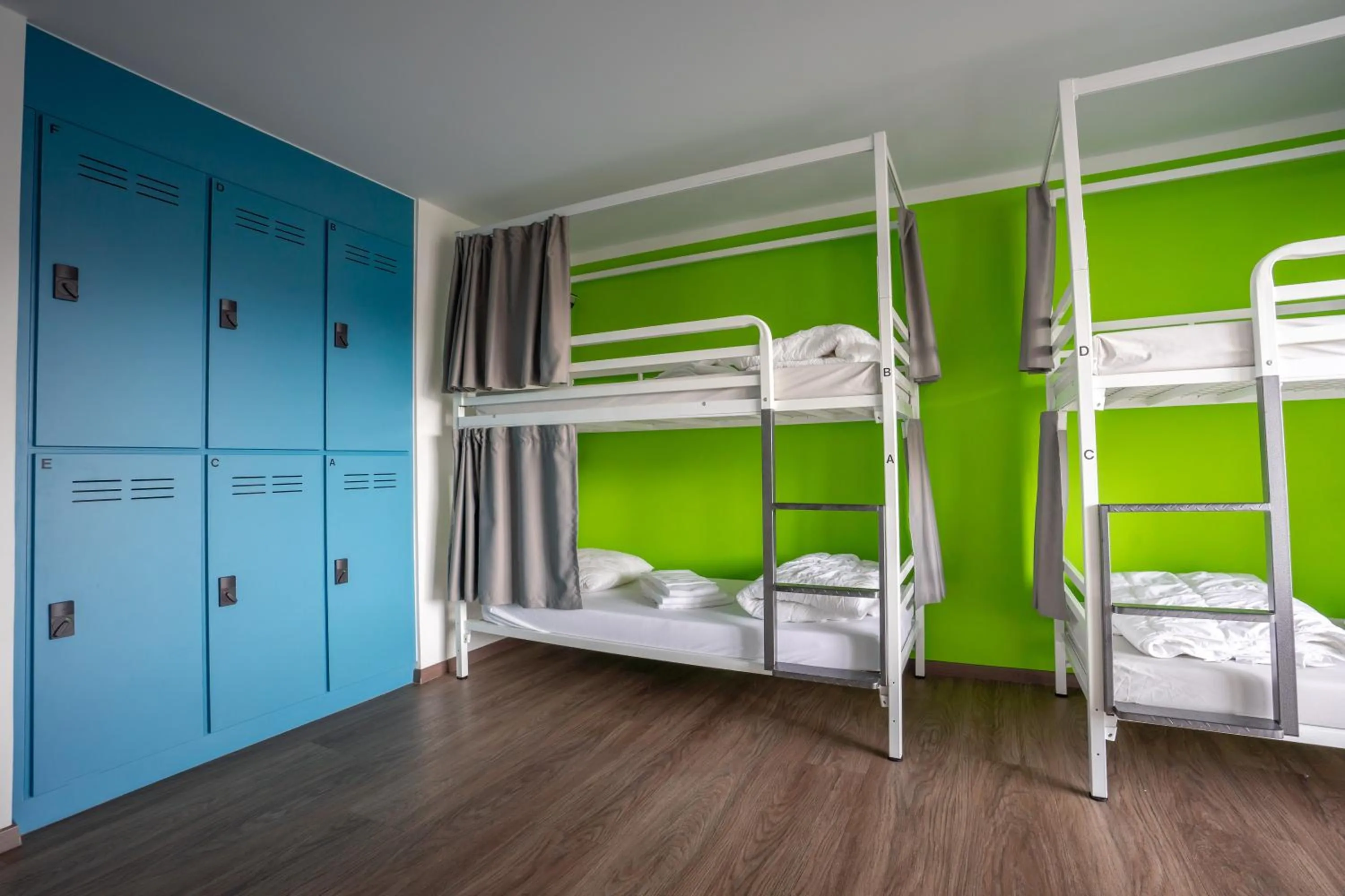 bunk bed, Bed in Nyon Hostel