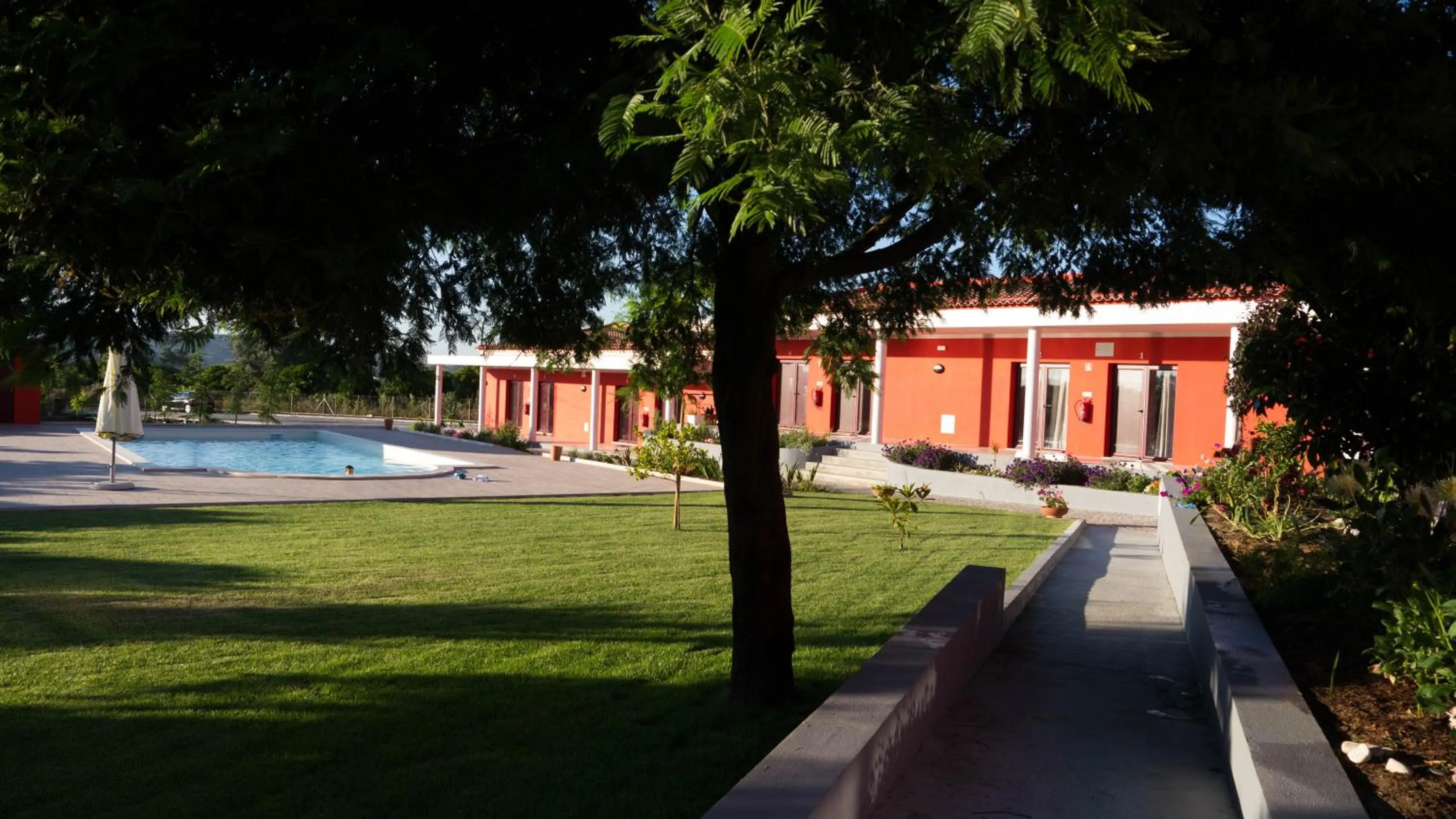 Property building in Casa d´Edite