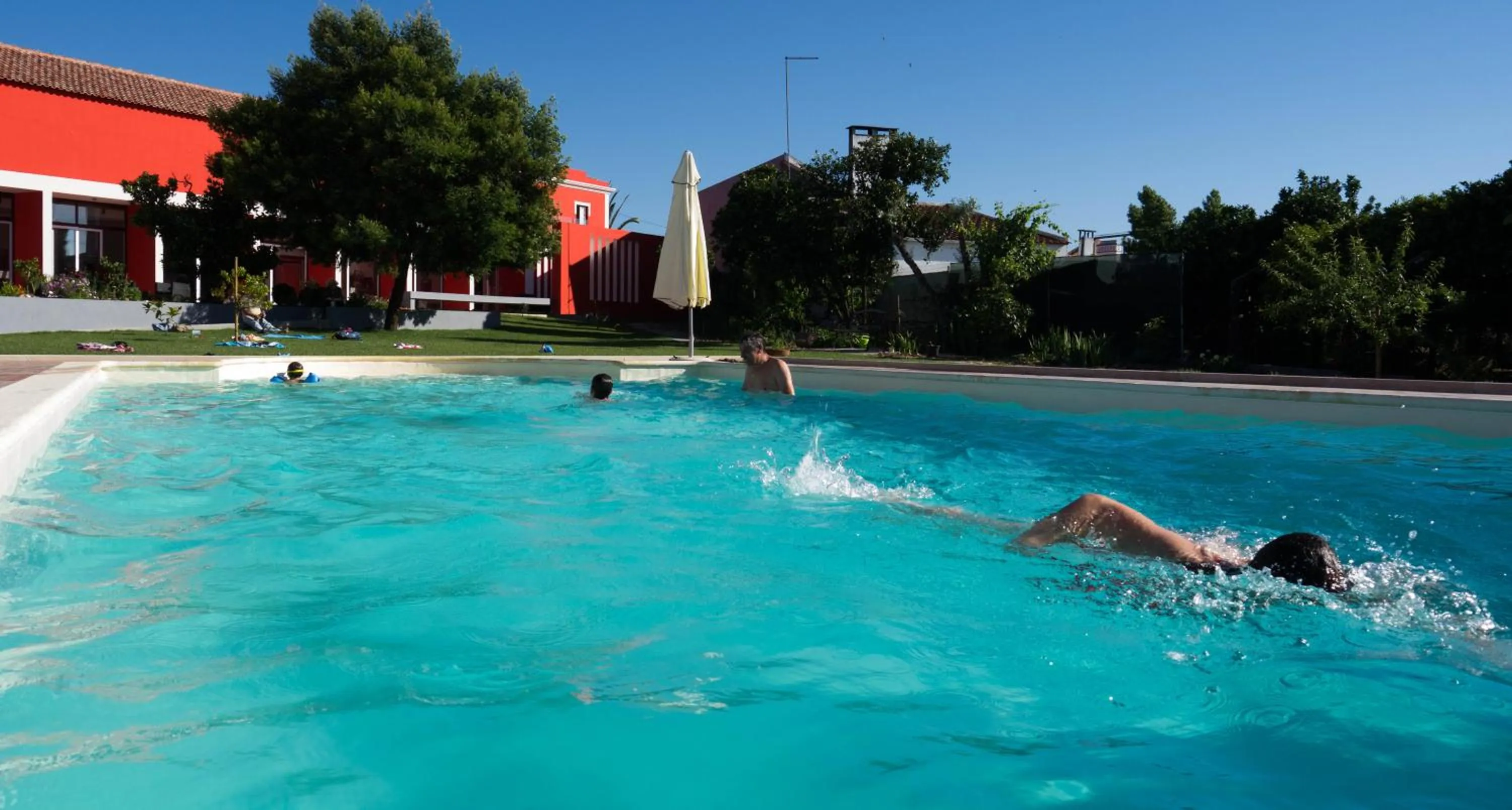 Property building in Casa d´Edite